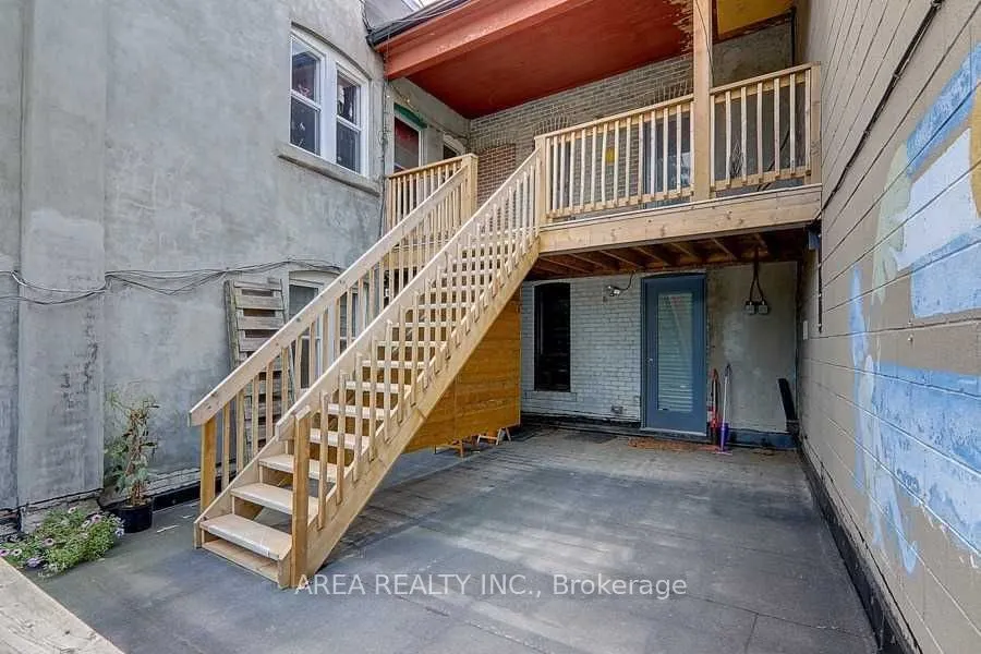 2587 Yonge Street, #02