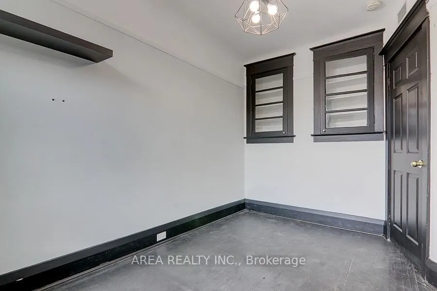 2587 Yonge Street, #02
