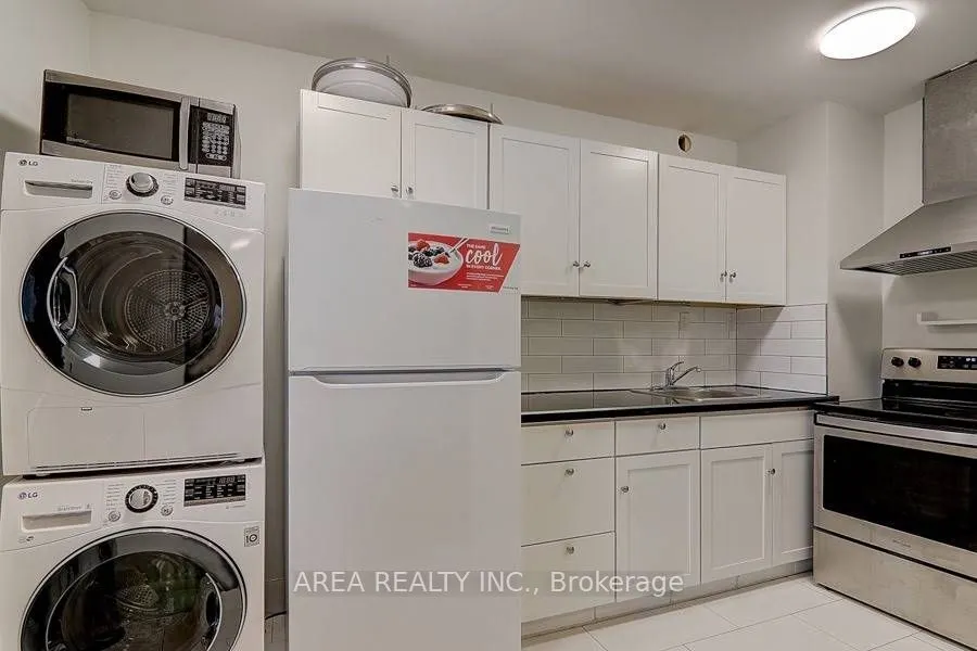 2587 Yonge Street, #02