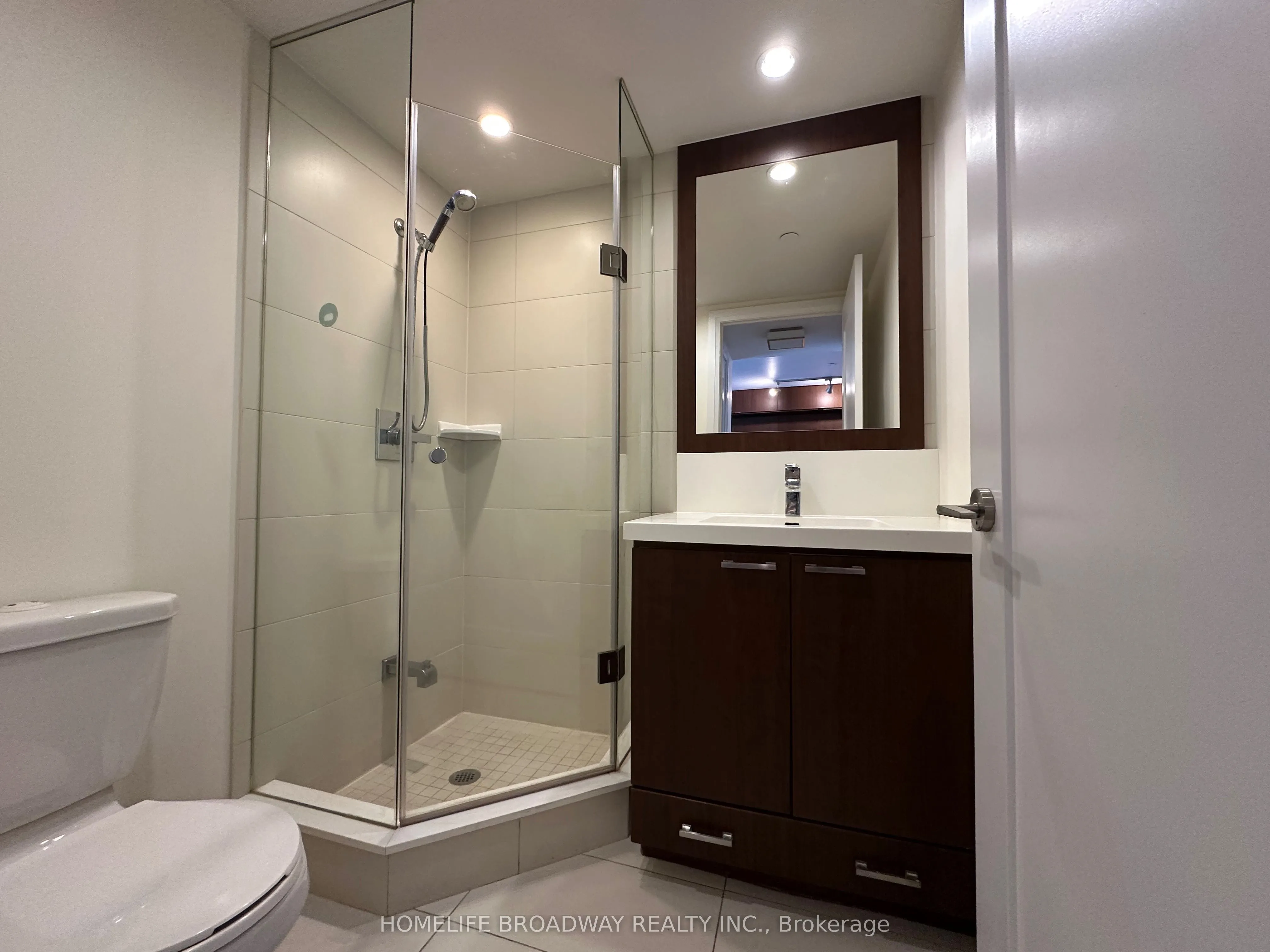 120 Harrison Garden Boulevard, #821