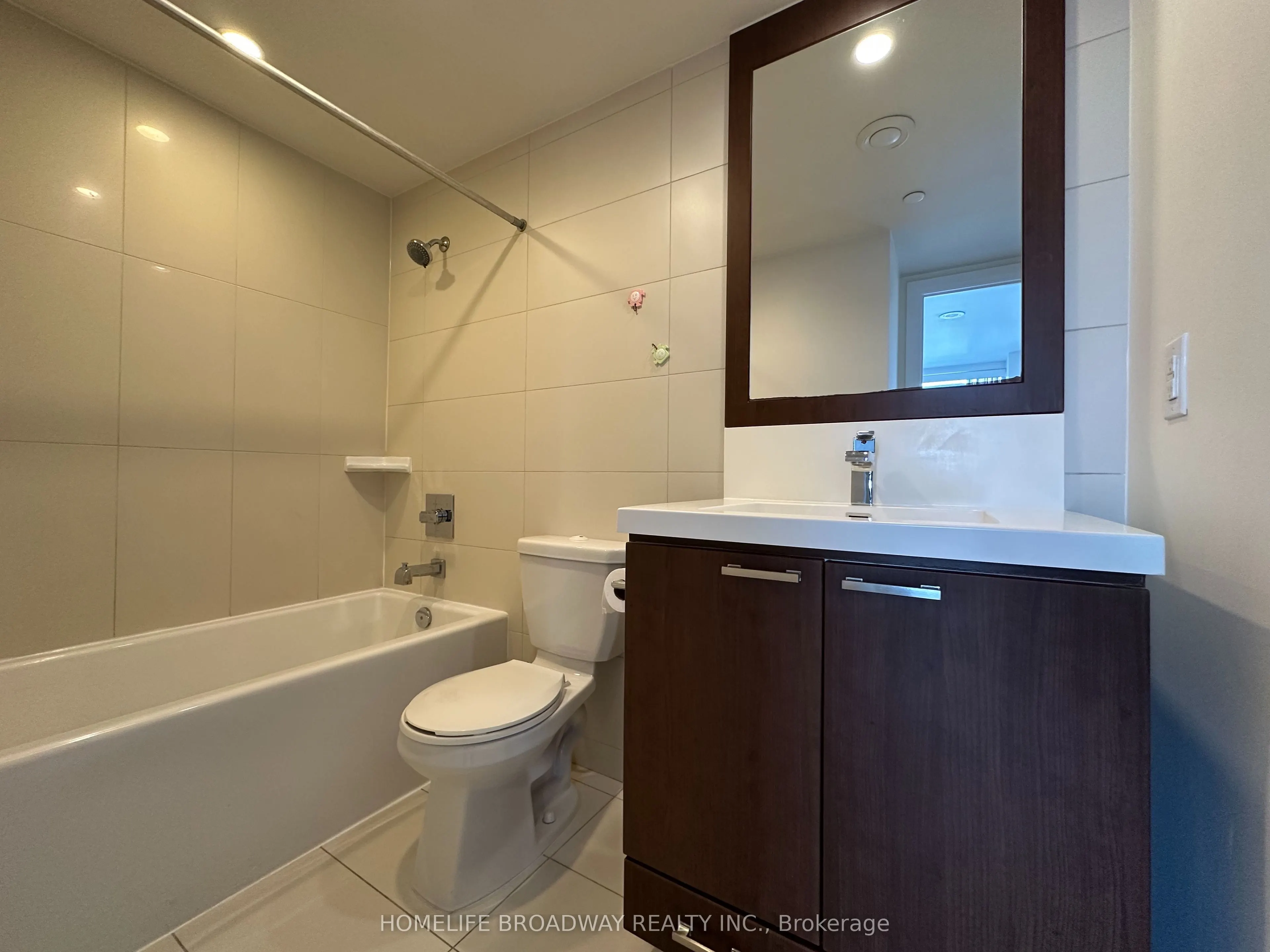 120 Harrison Garden Boulevard, #821