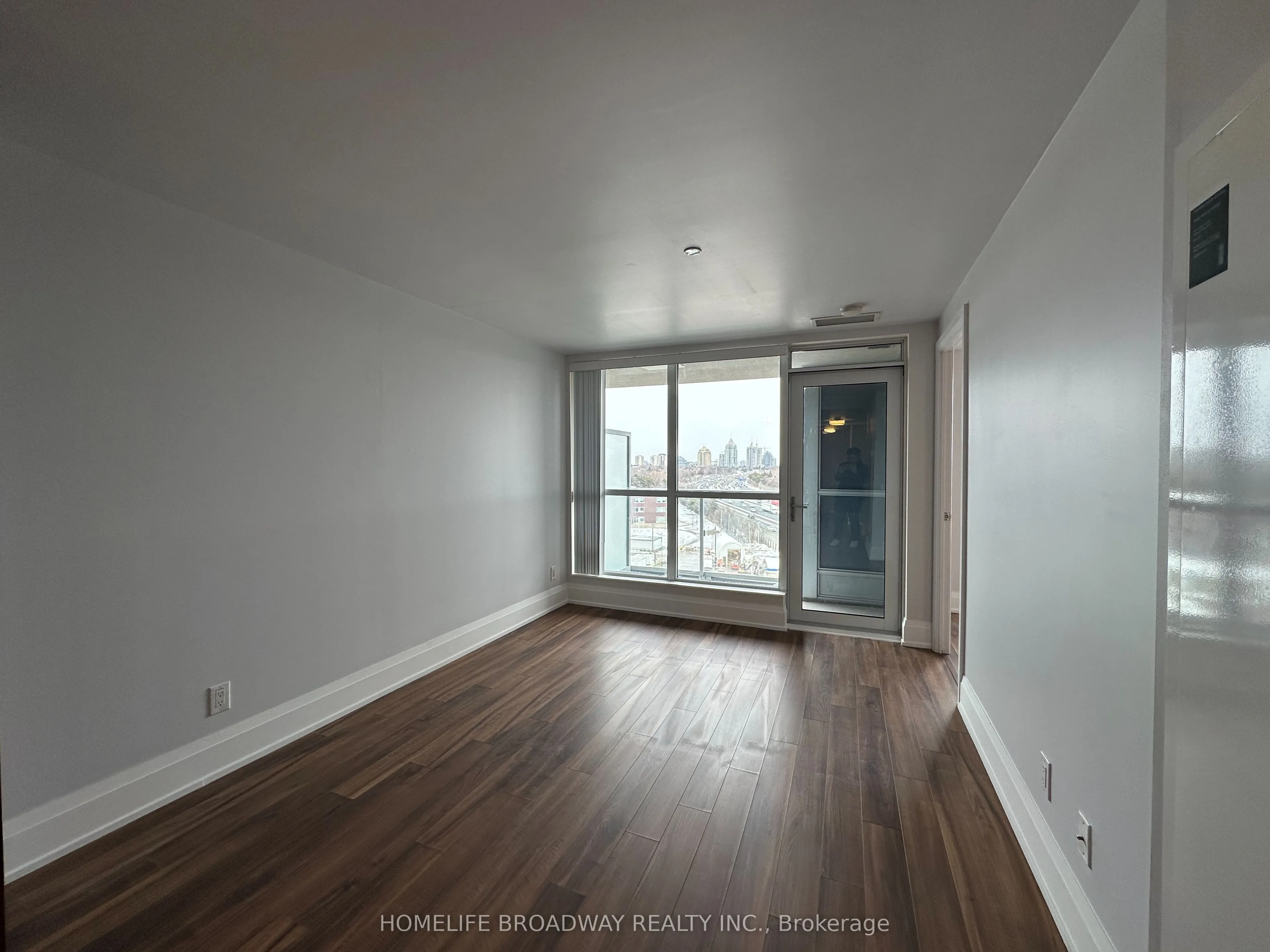 120 Harrison Garden Boulevard, #821