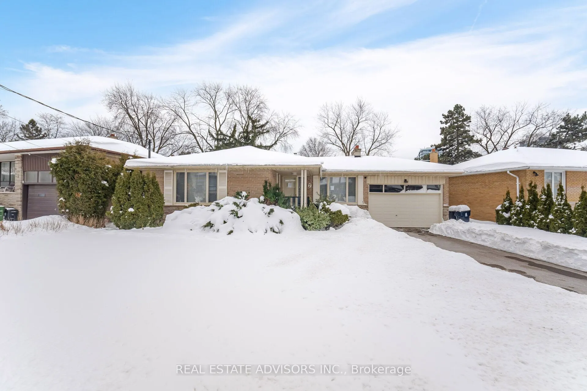 7 Foxwarren Drive