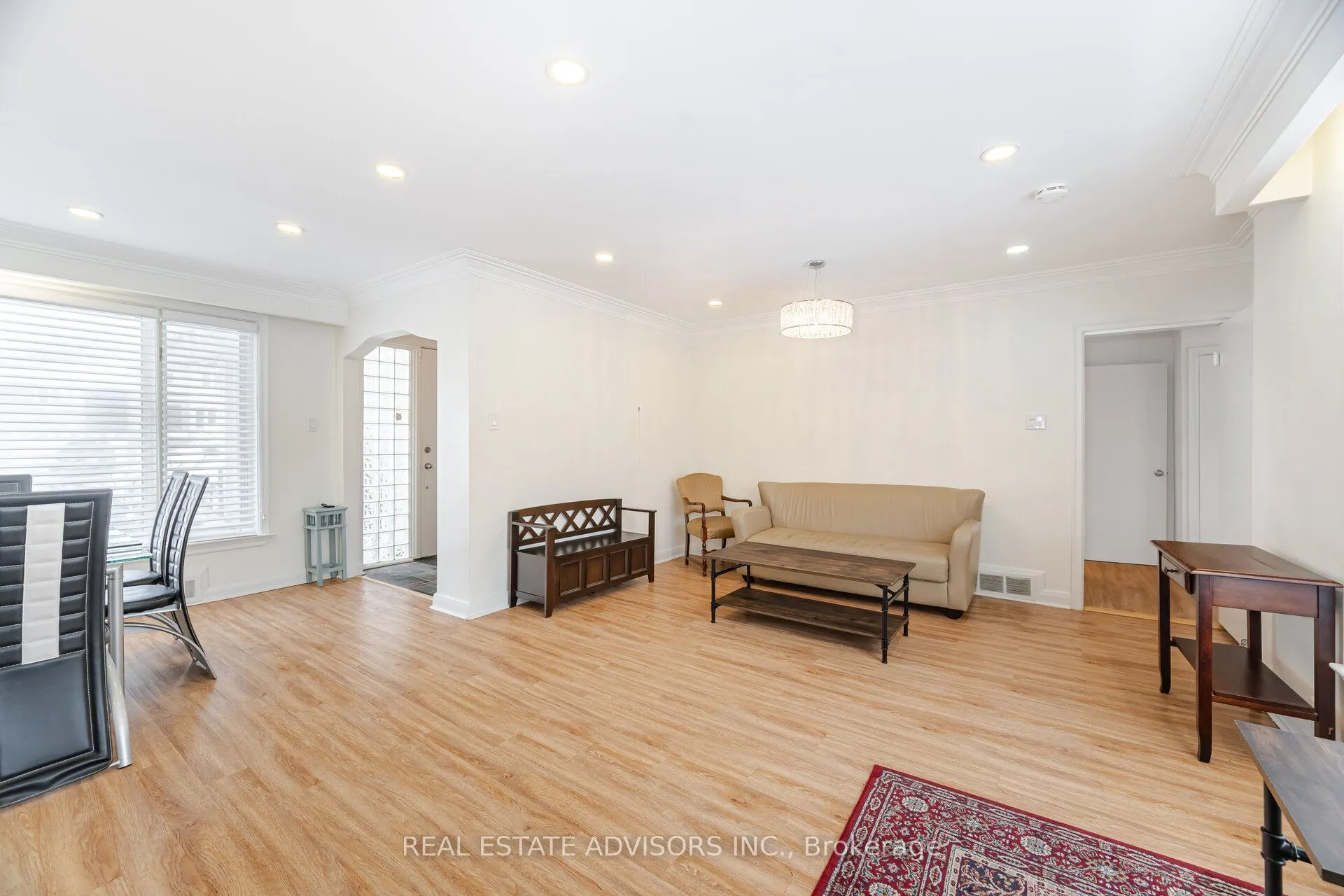 7 Foxwarren Drive