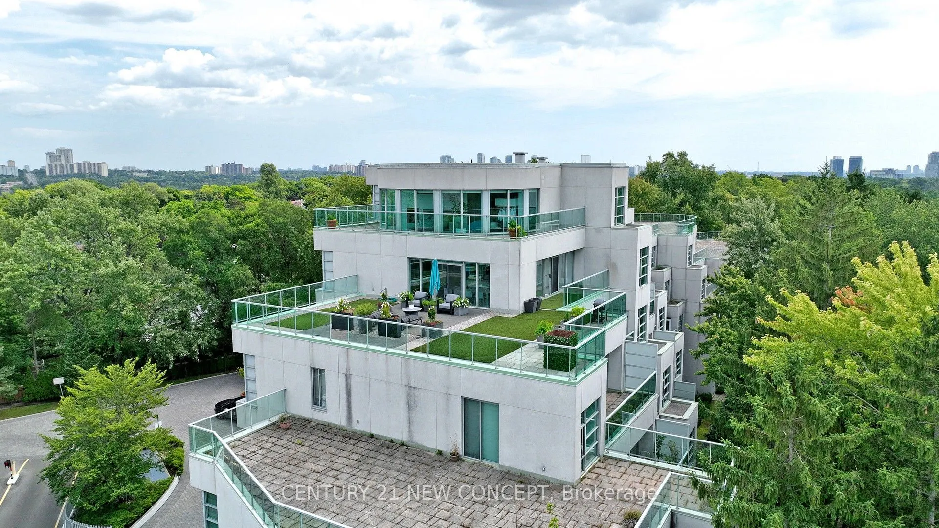1 Watergarden Way N, #501