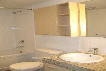 15 Singer Court, #308