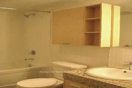 15 Singer Court, #308