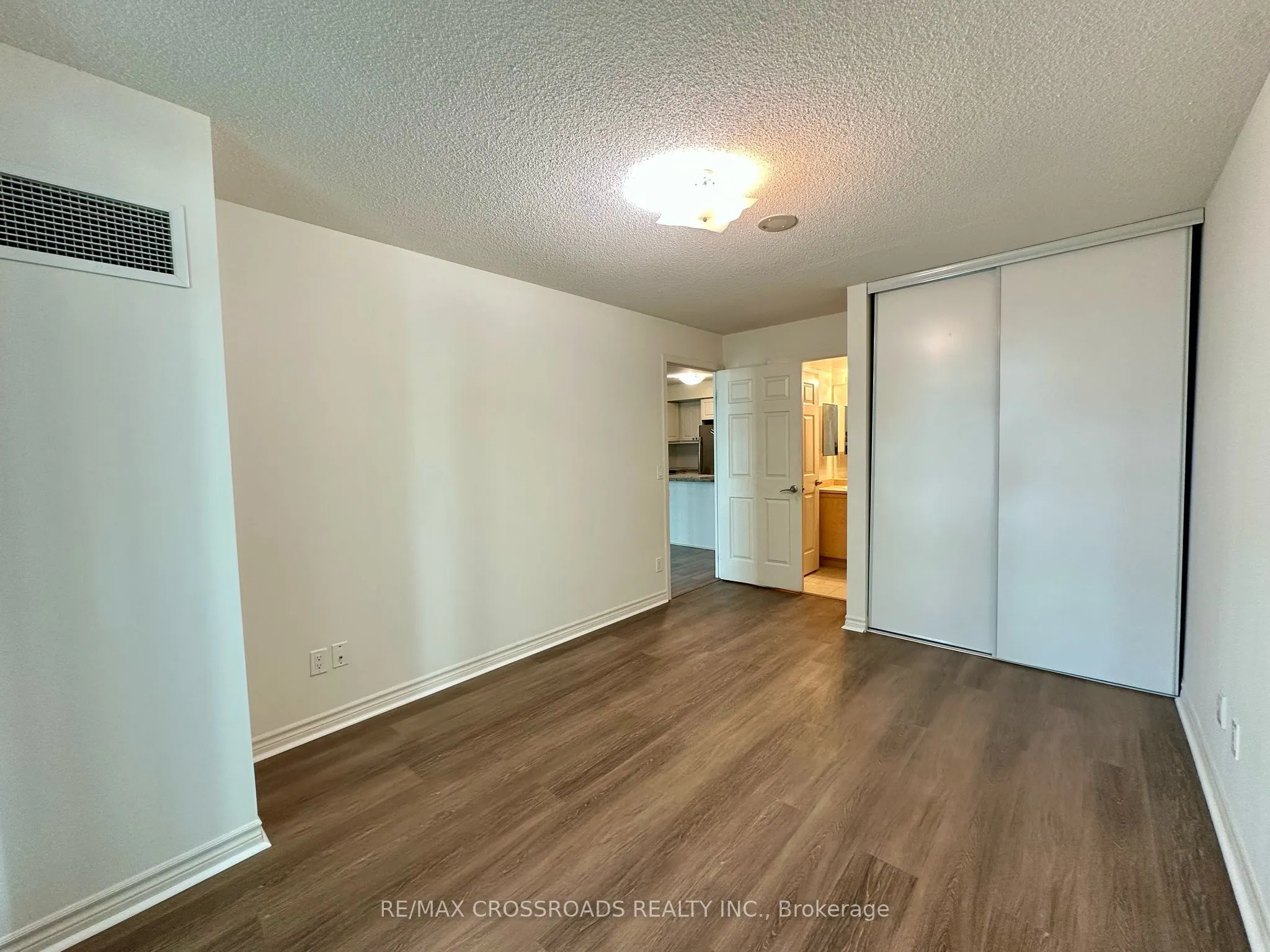 19 Grand Trunk Crescent, #1509