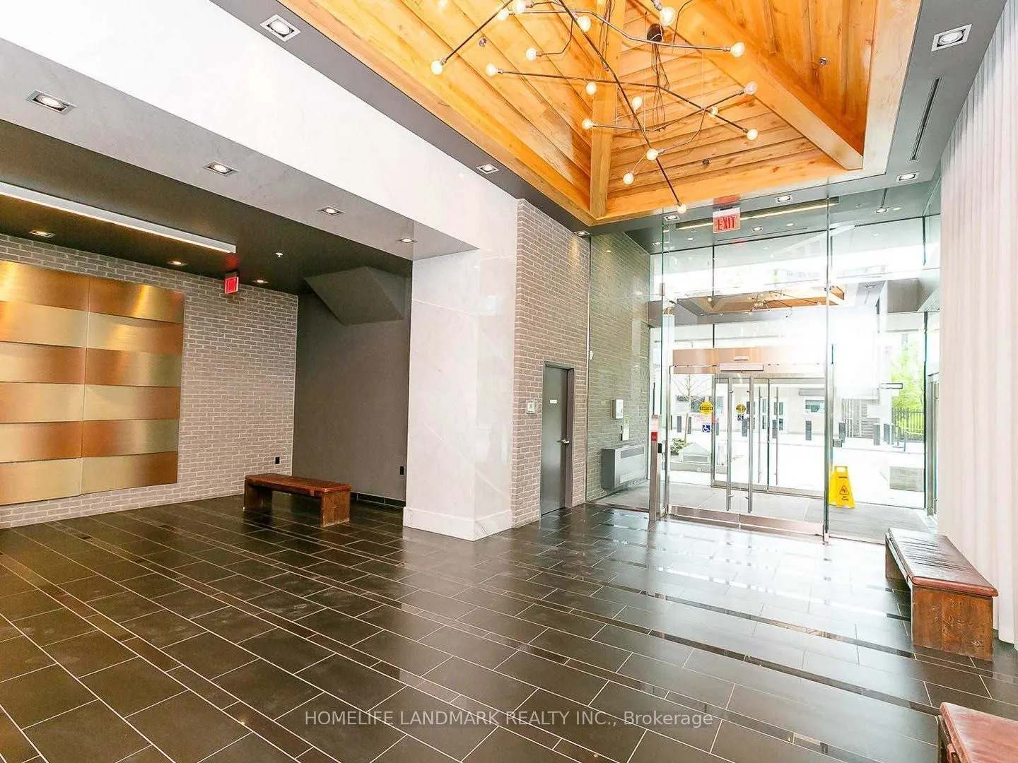 210 Simcoe Street, #512