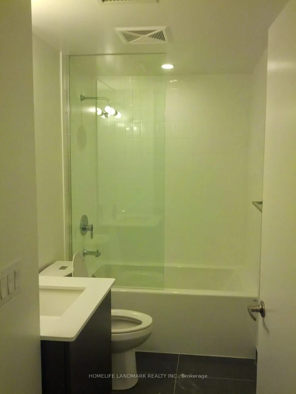 210 Simcoe Street, #512