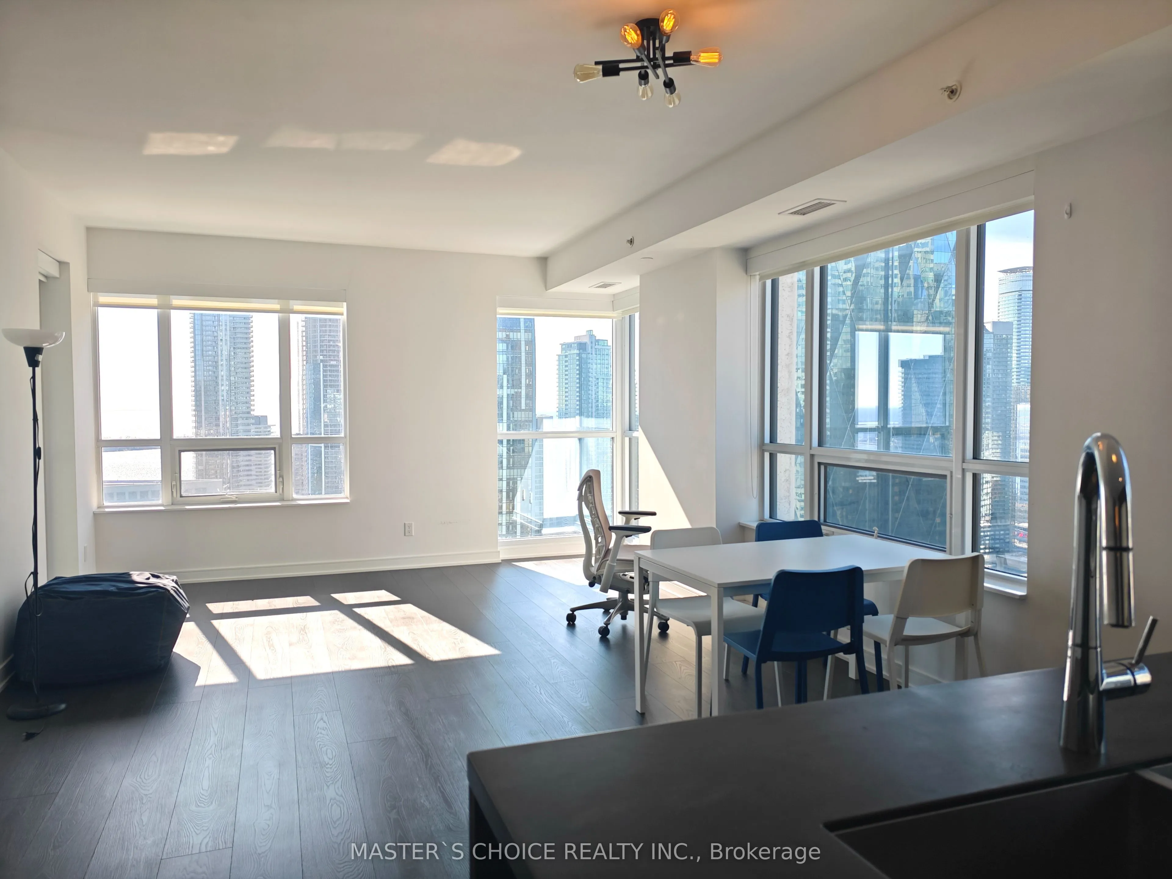 88 Scott Street, #3709