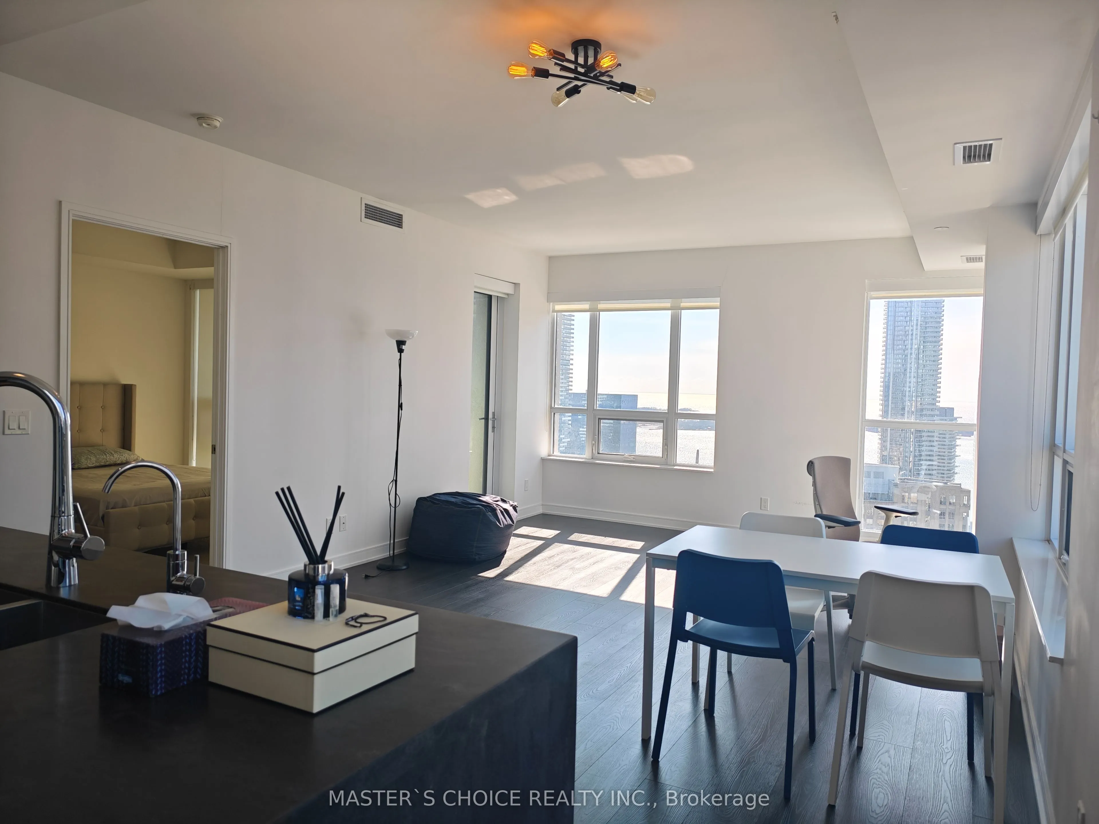88 Scott Street, #3709