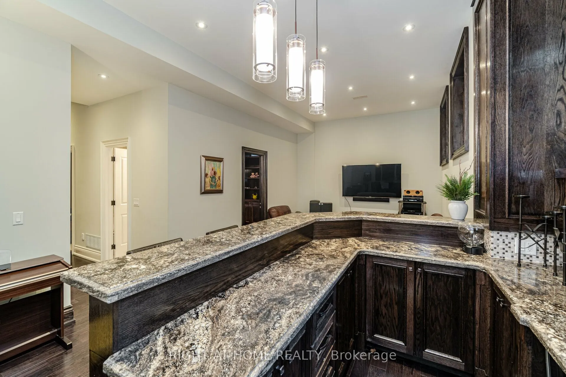 12 Walder Avenue