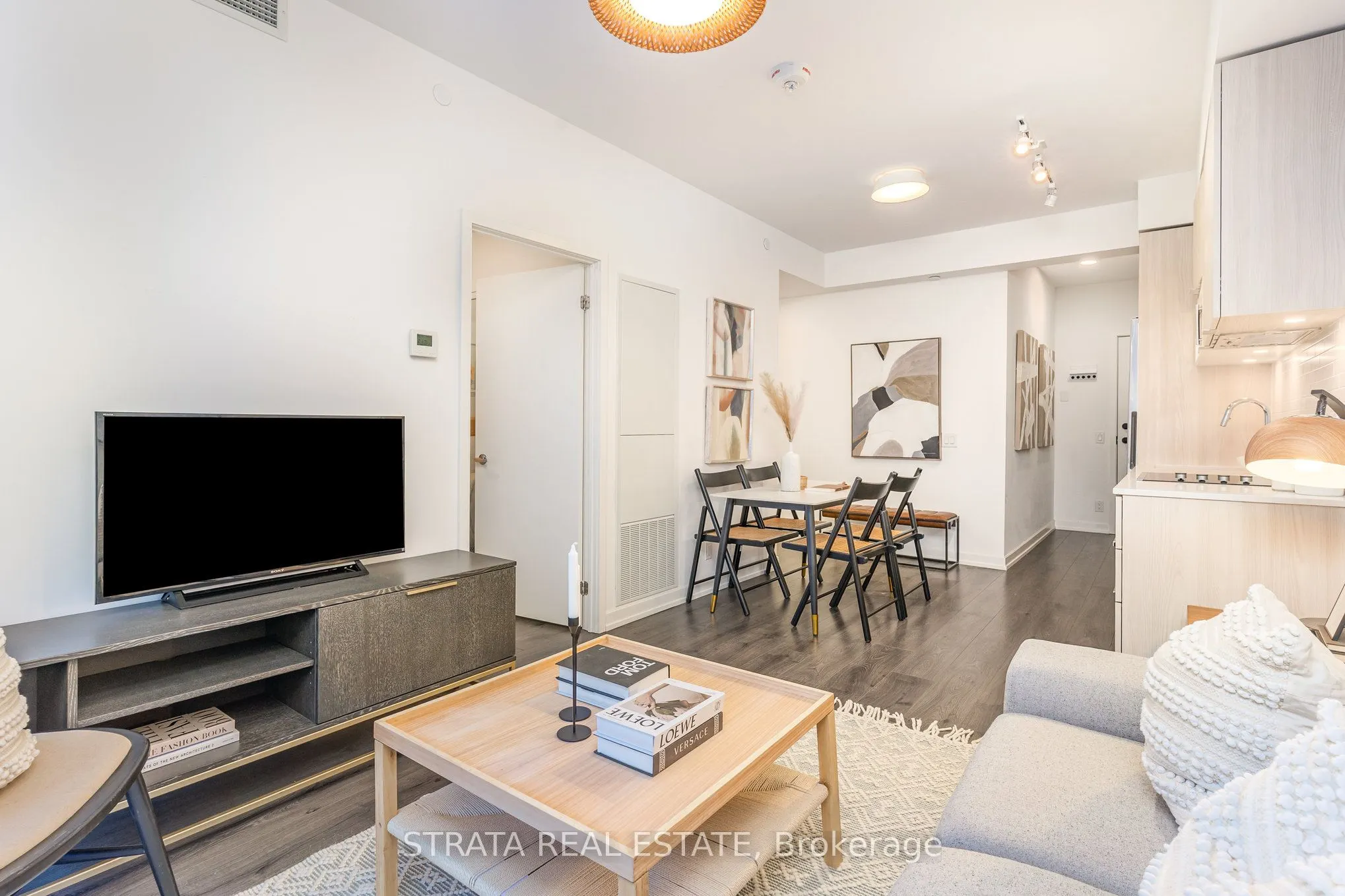 20 Tubman Avenue E, #808