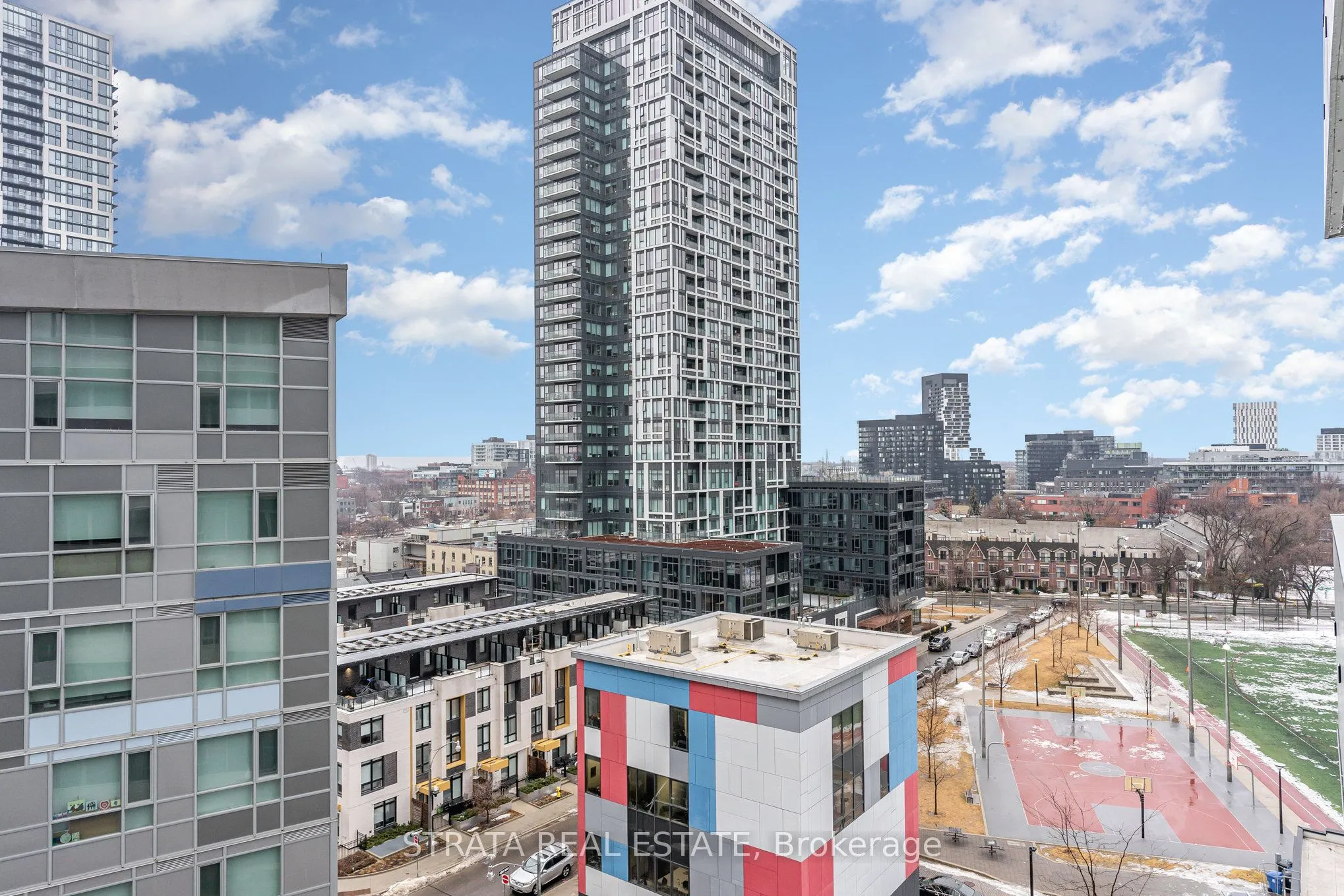 20 Tubman Avenue E, #808