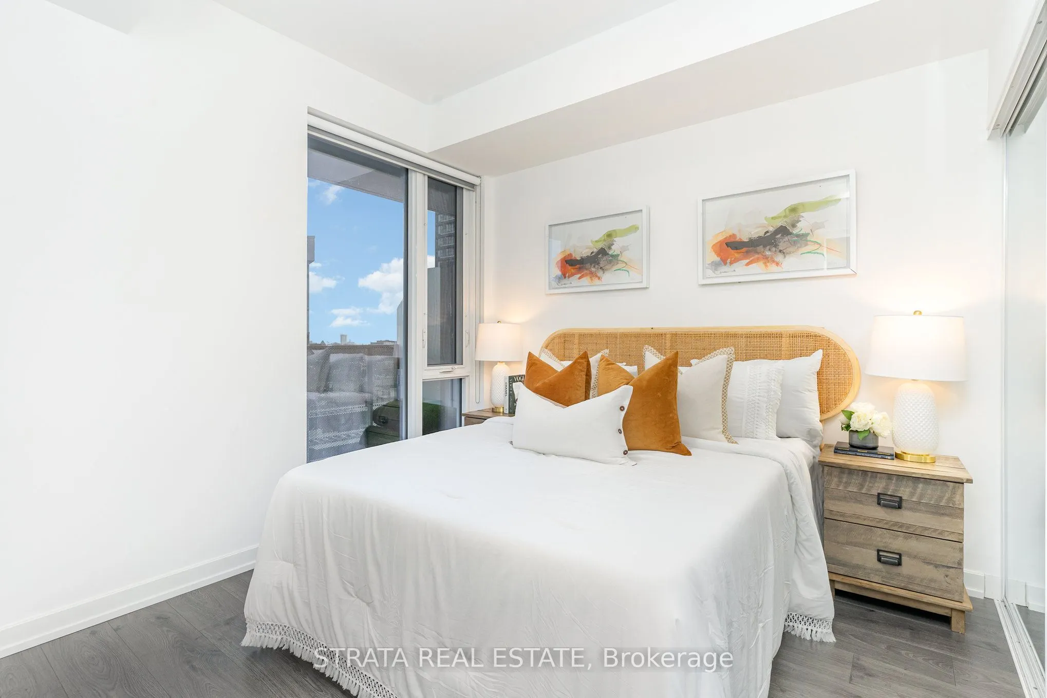 20 Tubman Avenue E, #808