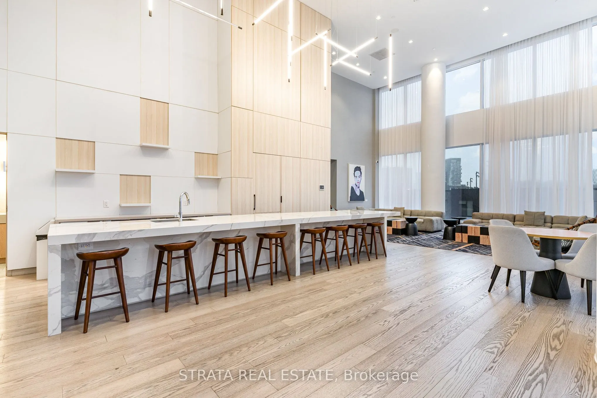 20 Tubman Avenue E, #808
