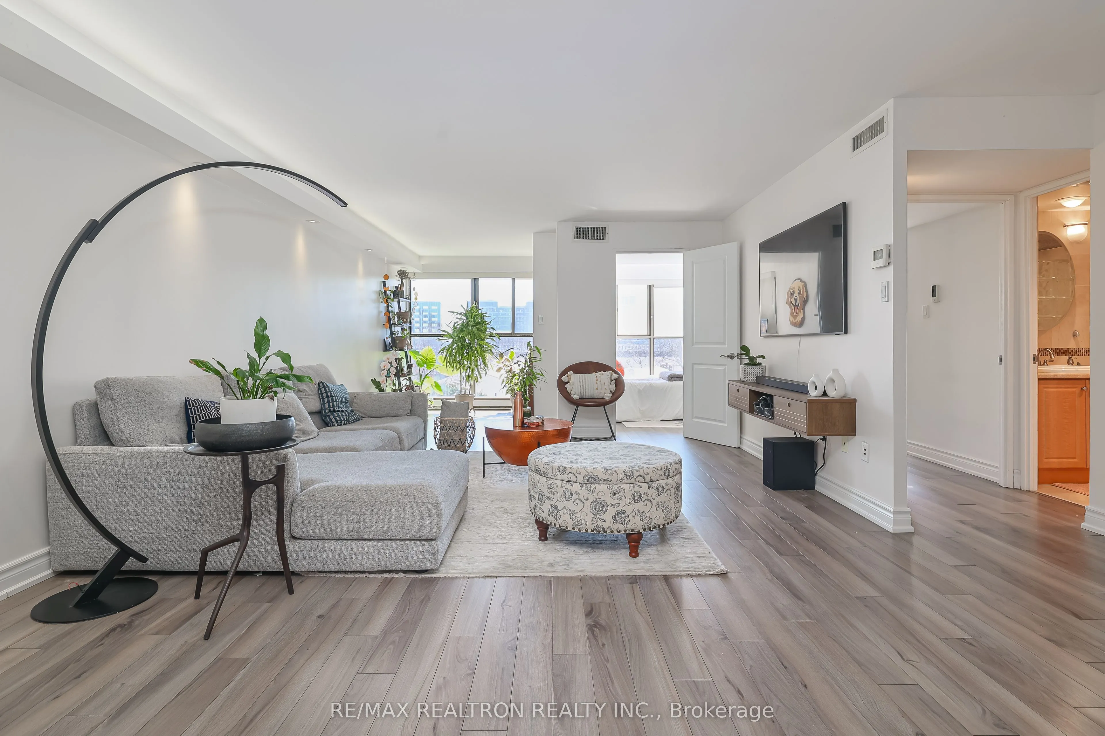 65 Scadding Avenue, #610