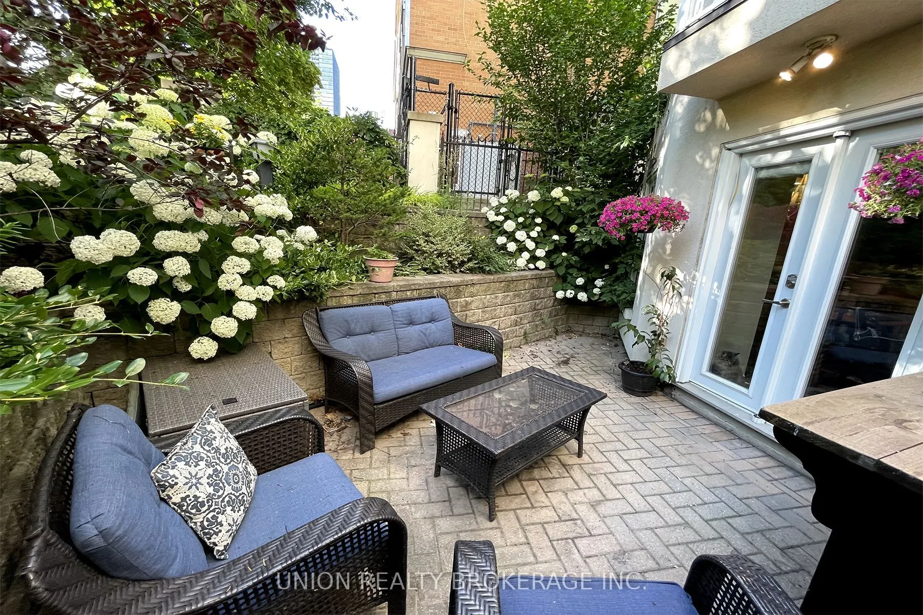 539 Jarvis Street, #M1