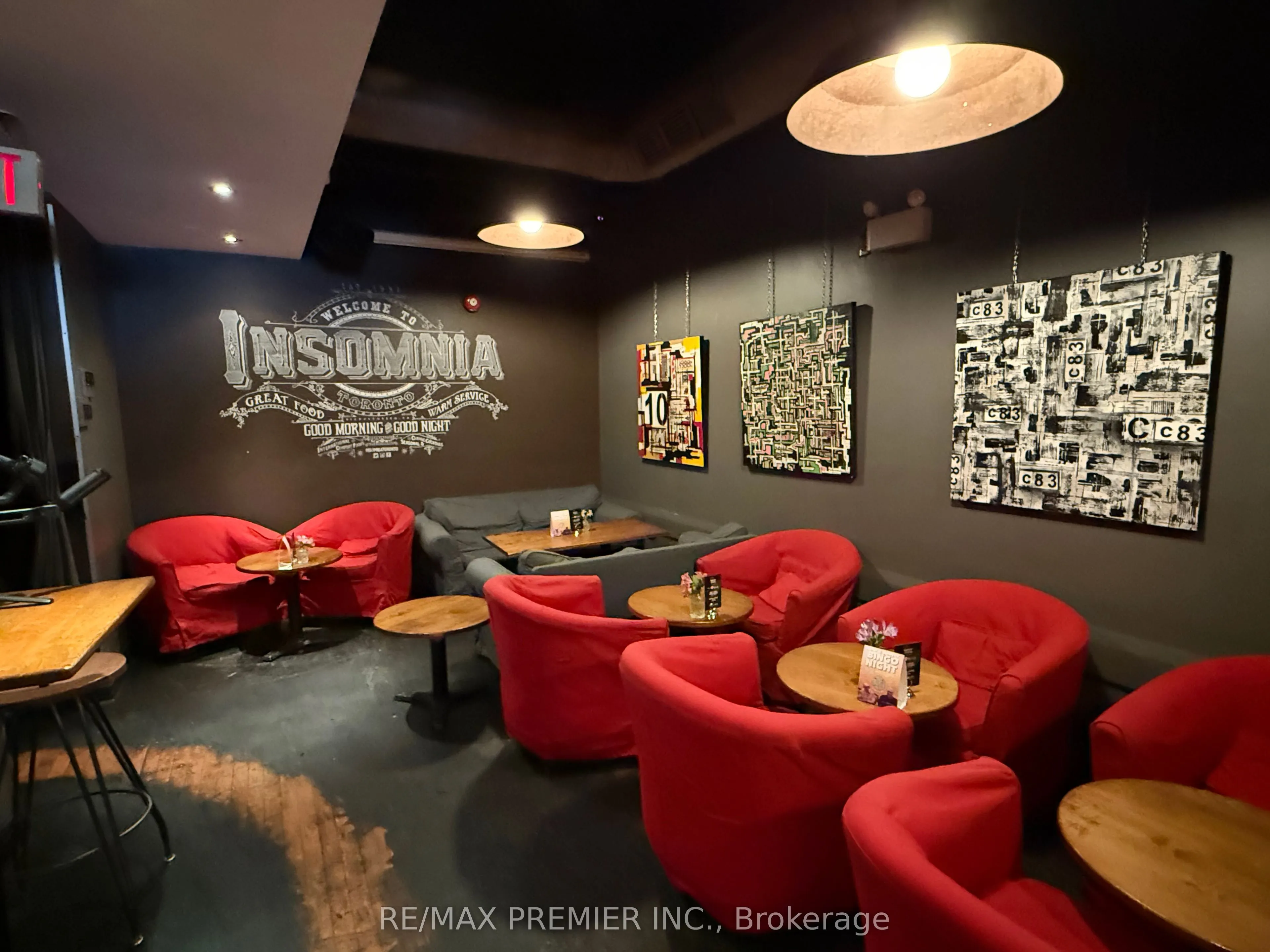 563 Bloor Street W