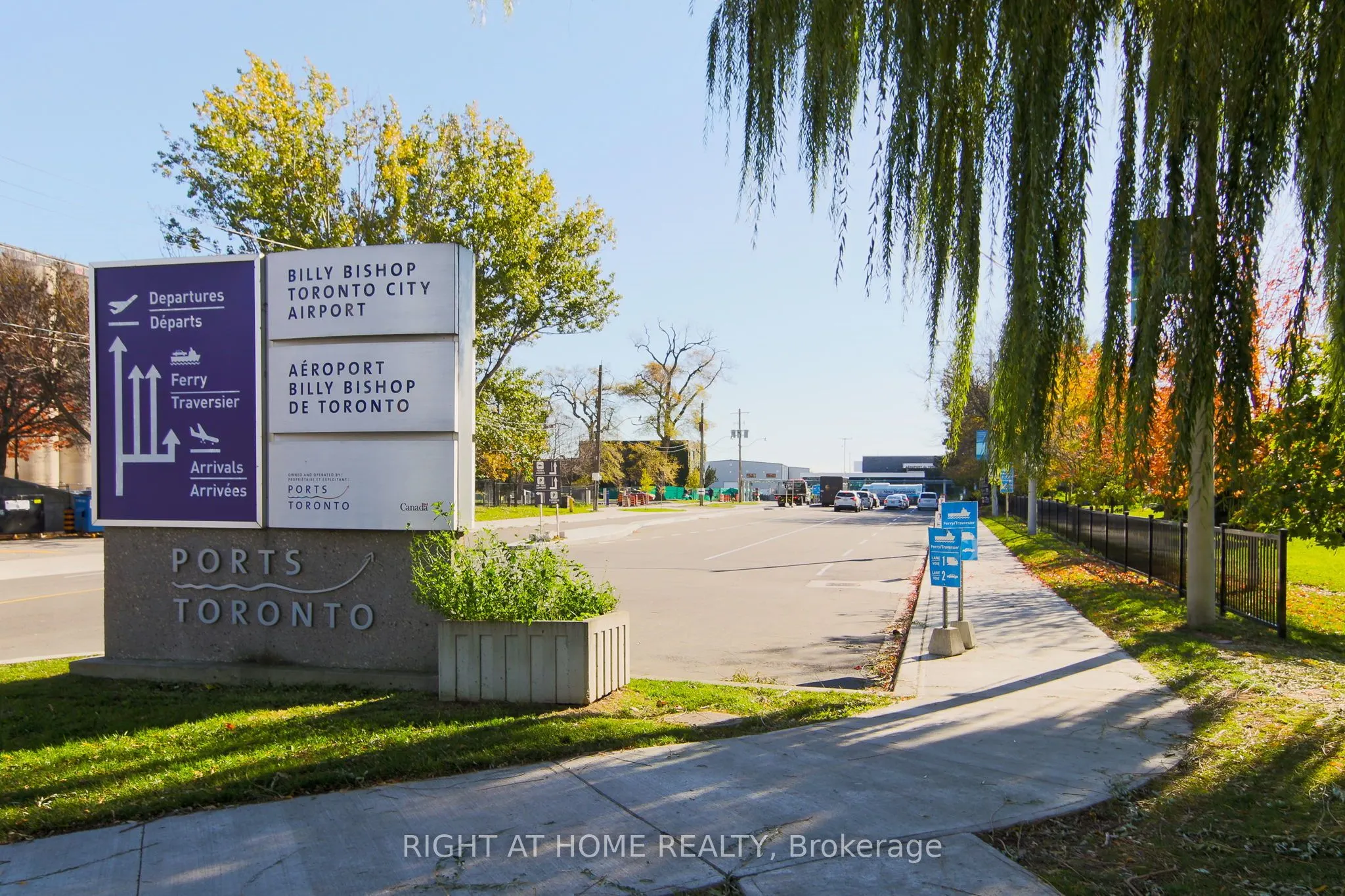 458 Queens Quay W