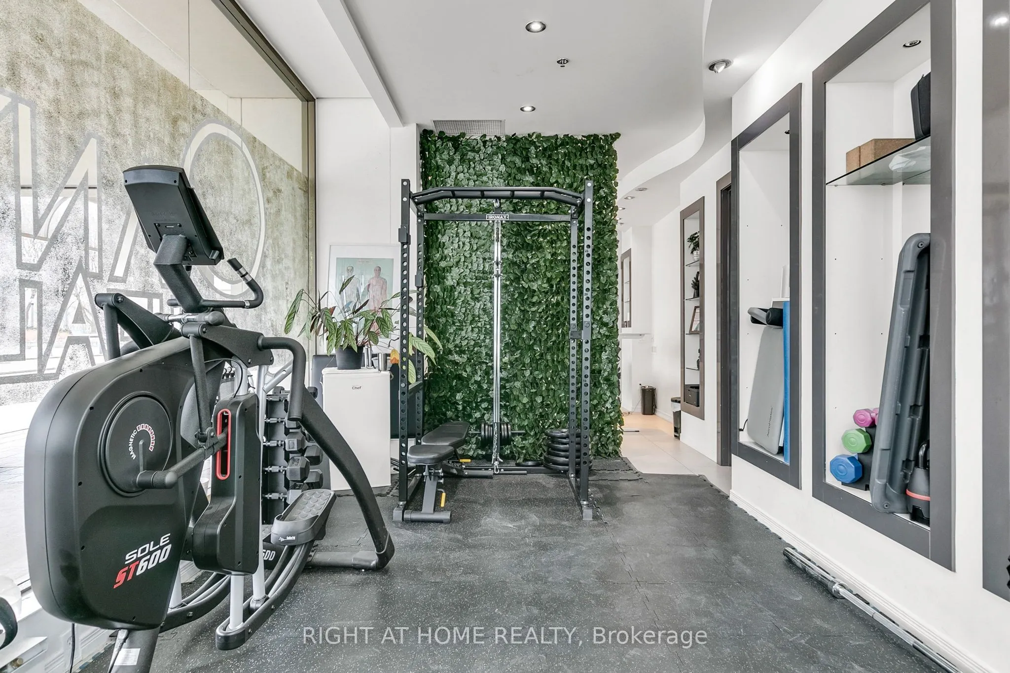 458 Queens Quay W