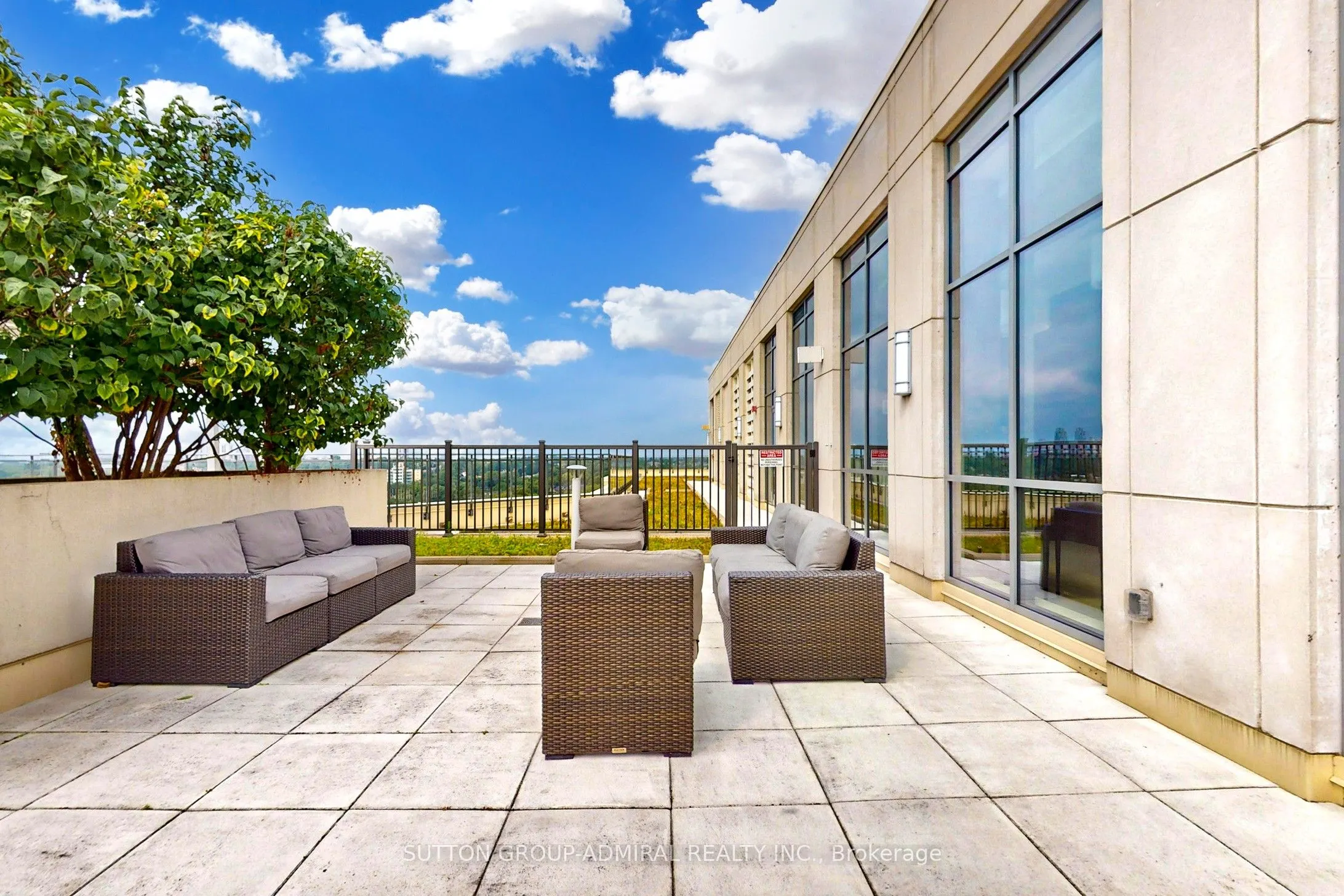 23 Glebe Road W, #502