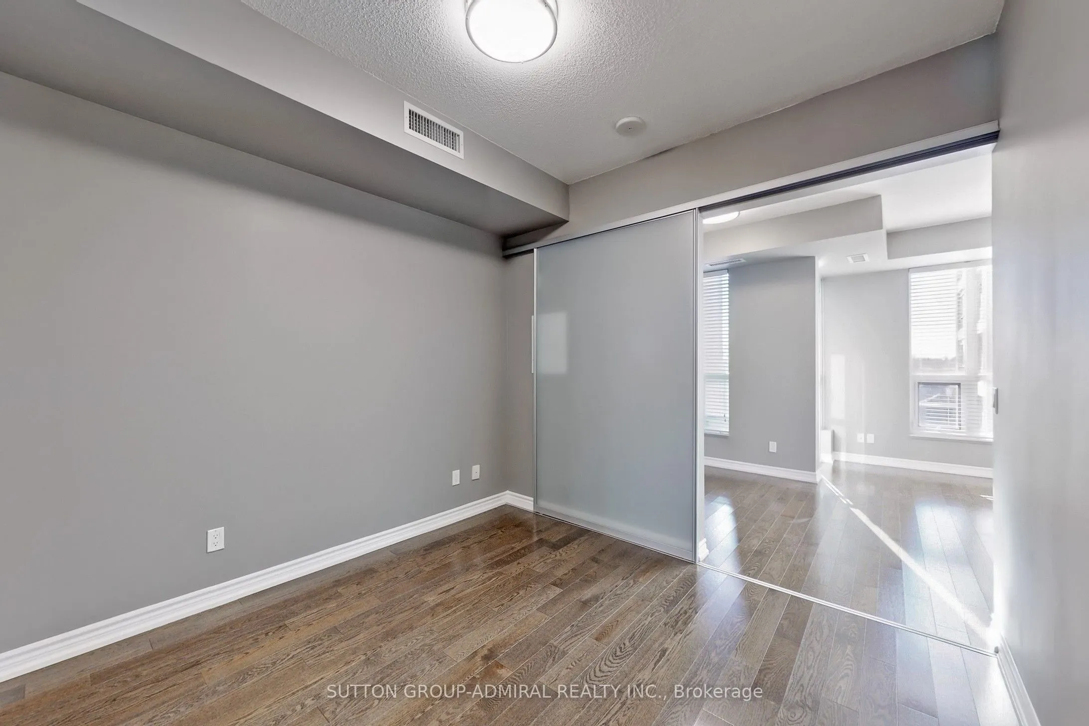 23 Glebe Road W, #502