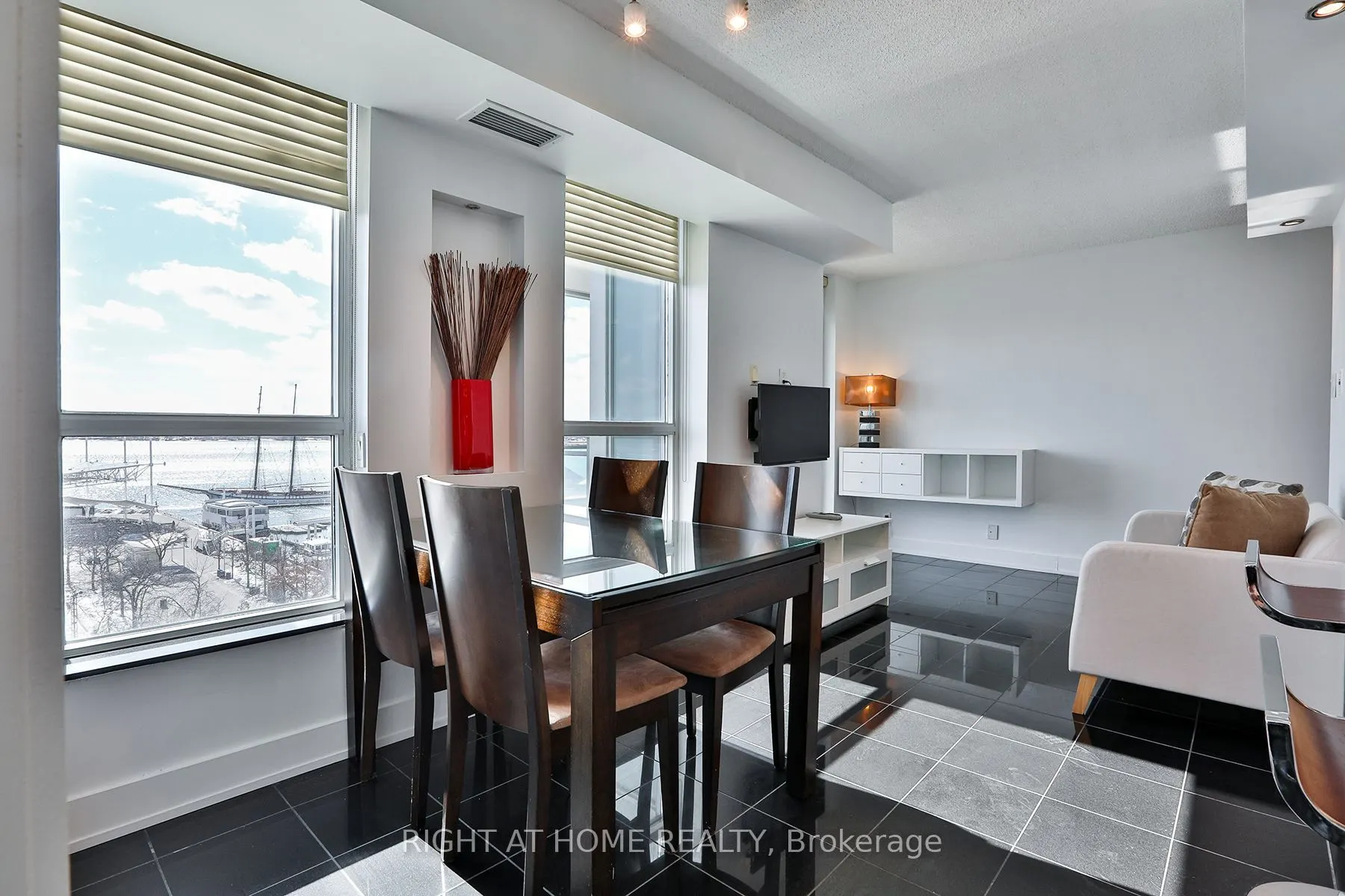 230 Queens Quay W, #823