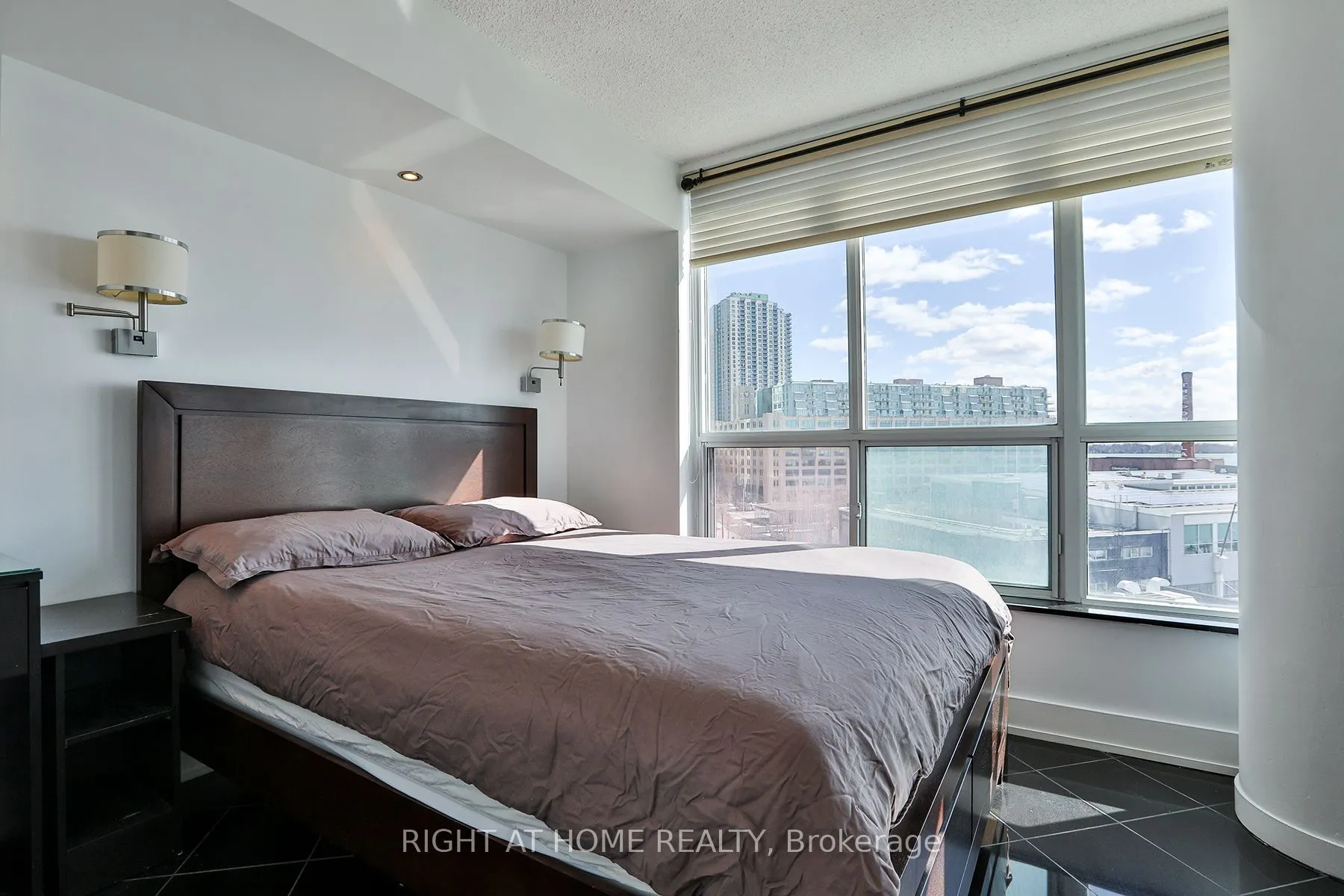 230 Queens Quay W, #823