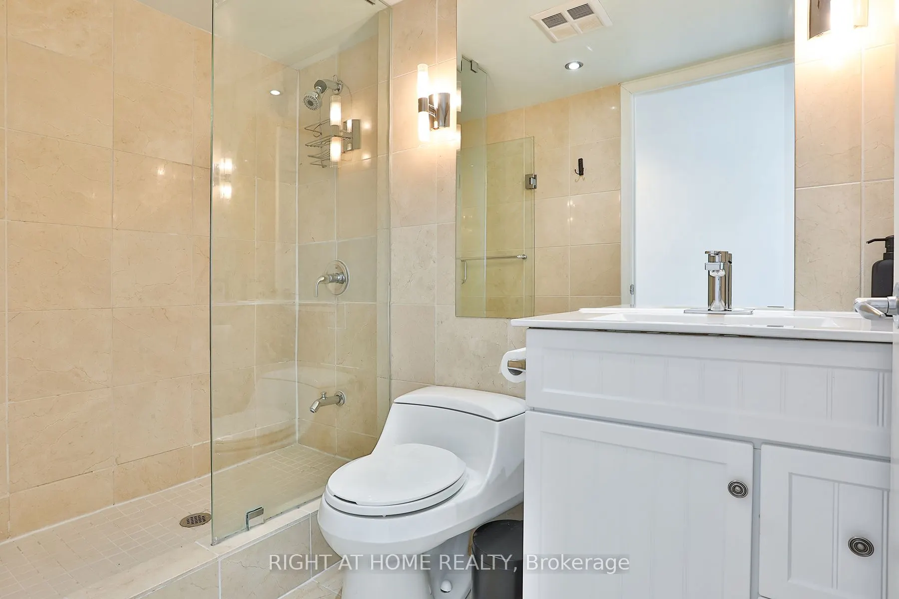 230 Queens Quay W, #823