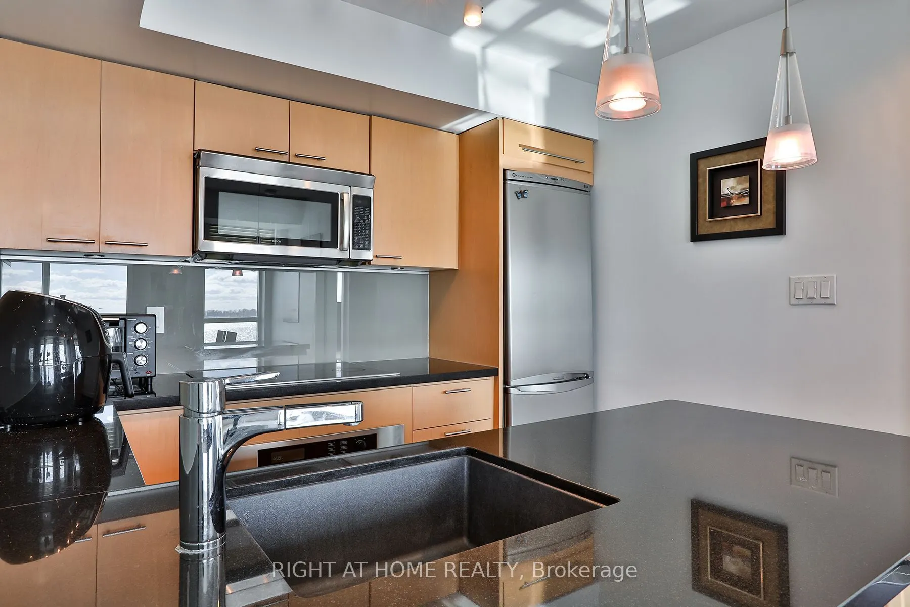 230 Queens Quay W, #823