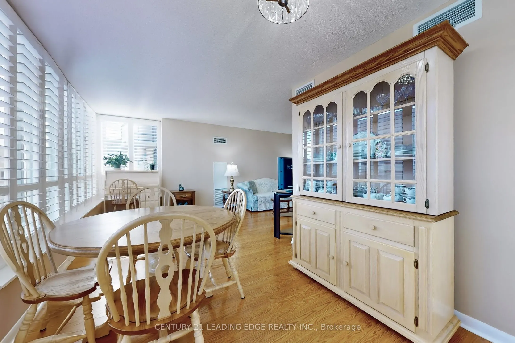33 Sheppard Avenue E, #910