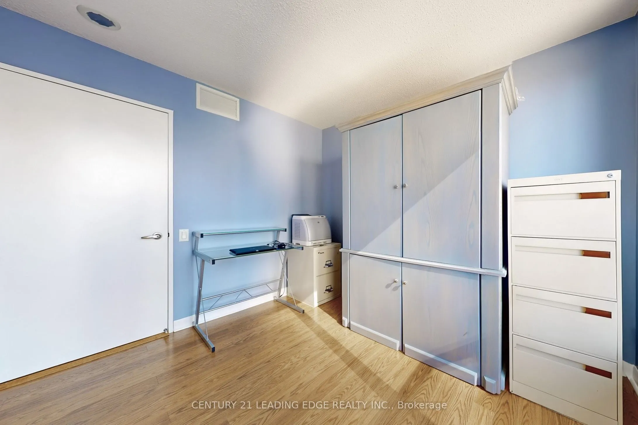 33 Sheppard Avenue E, #910