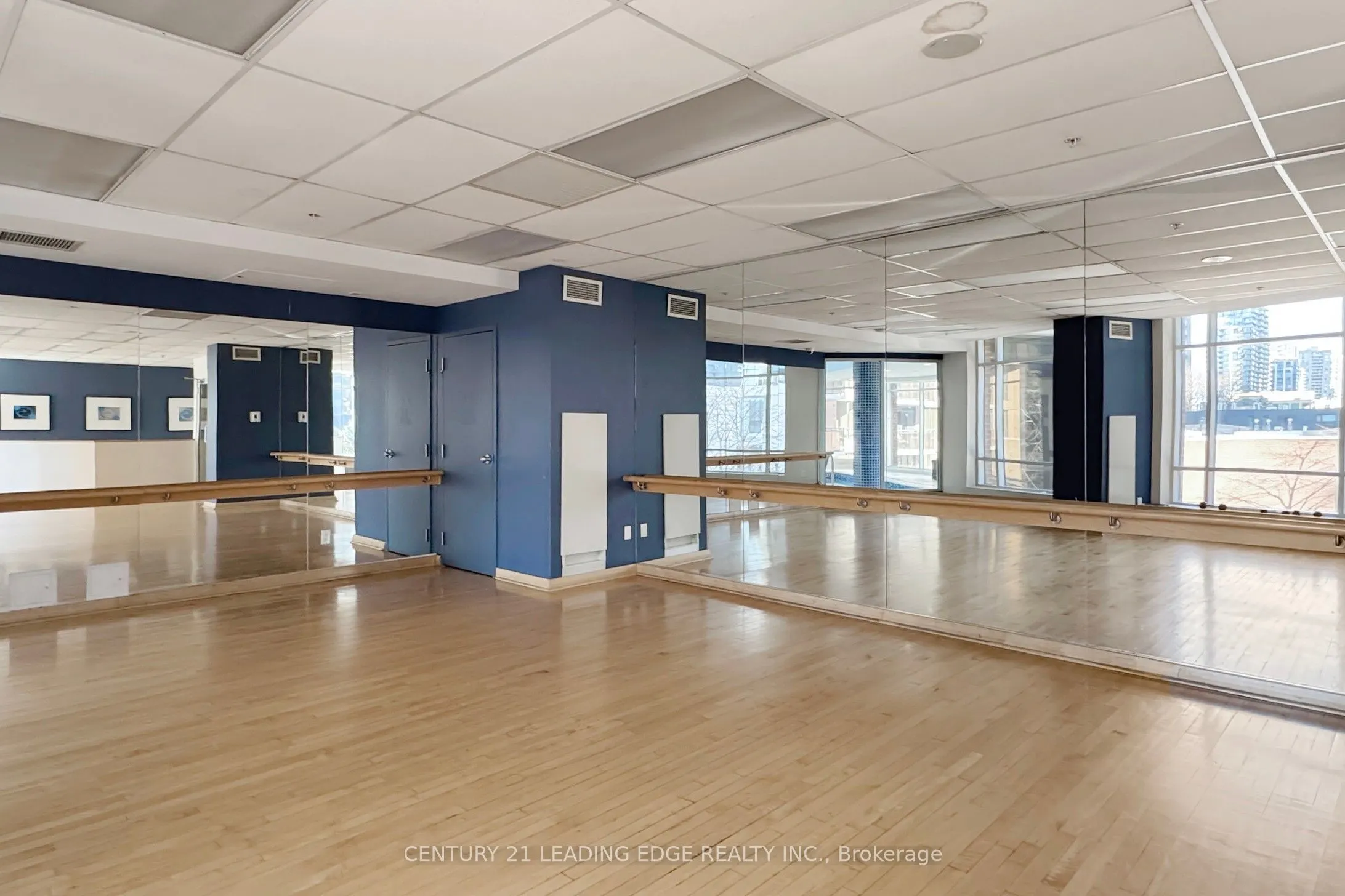33 Sheppard Avenue E, #910