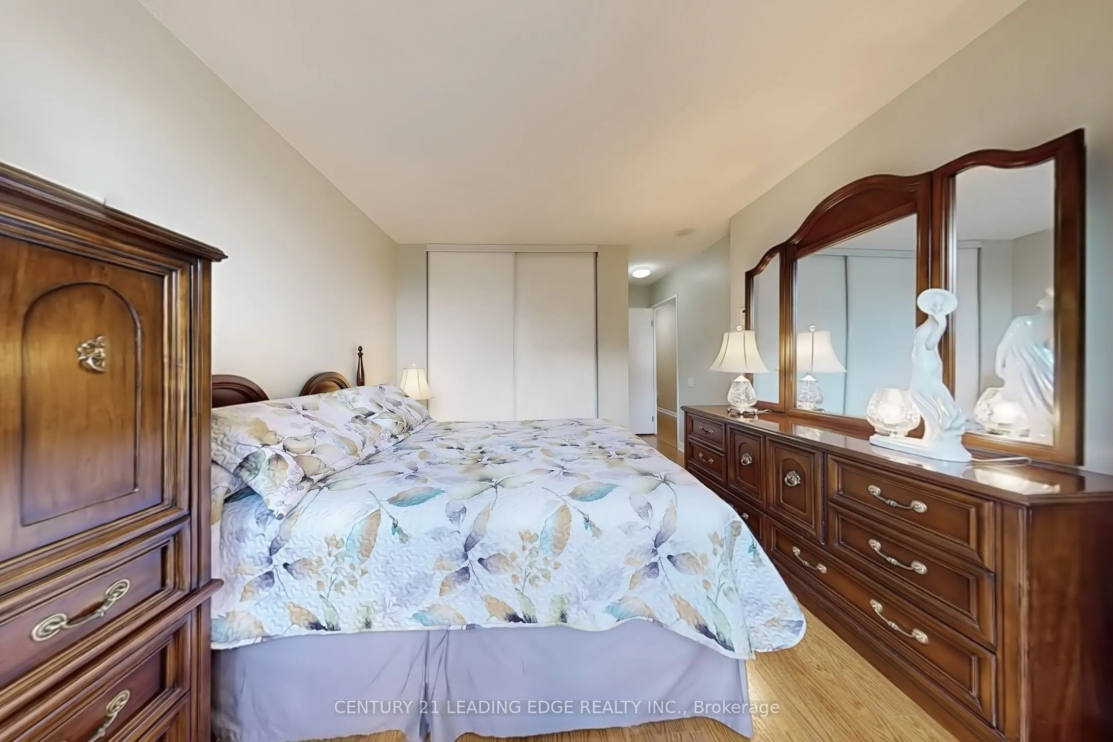 33 Sheppard Avenue E, #910