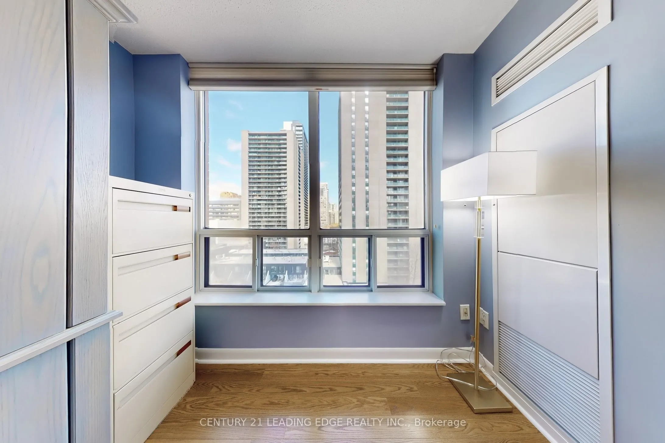 33 Sheppard Avenue E, #910