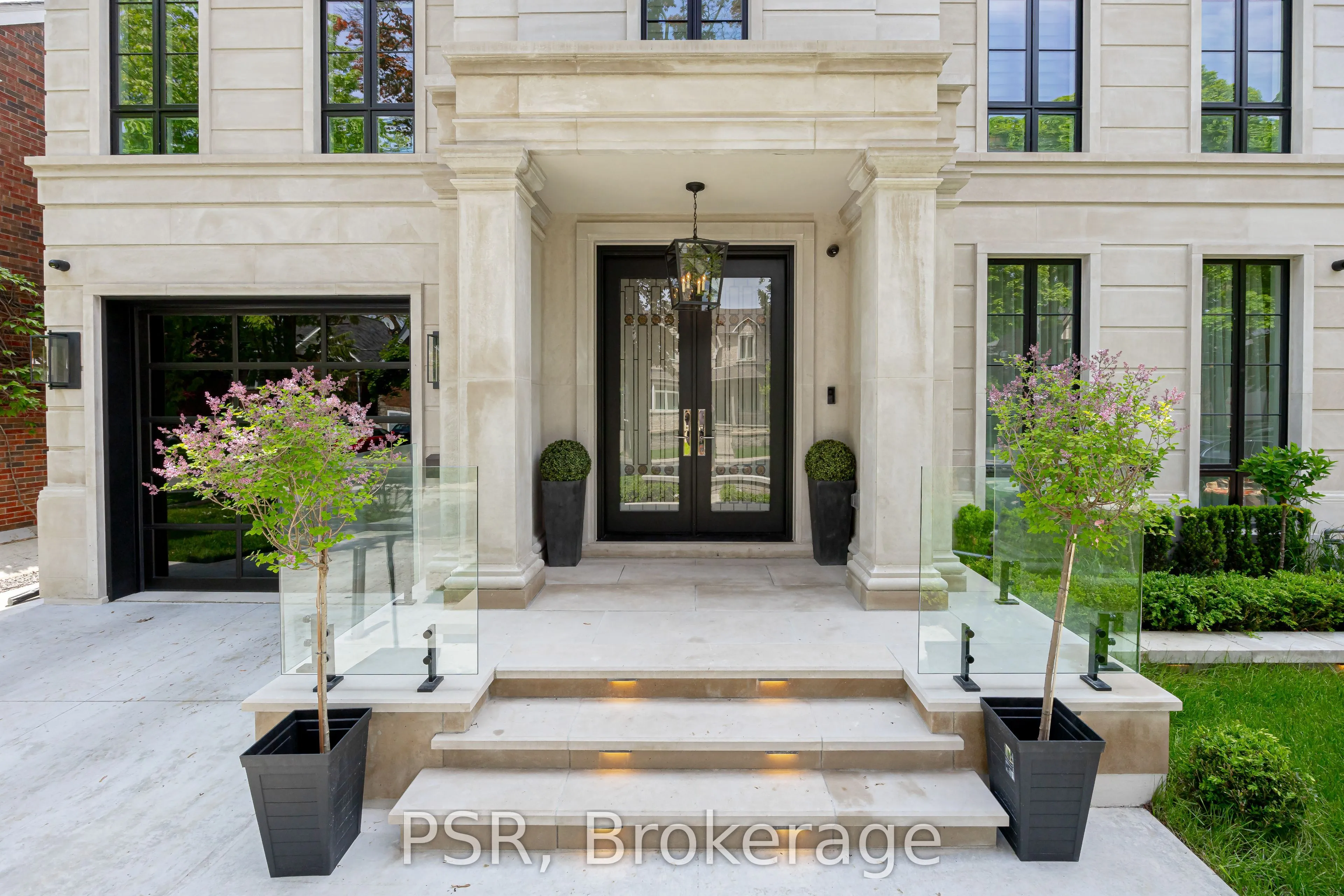 335 Lytton Boulevard