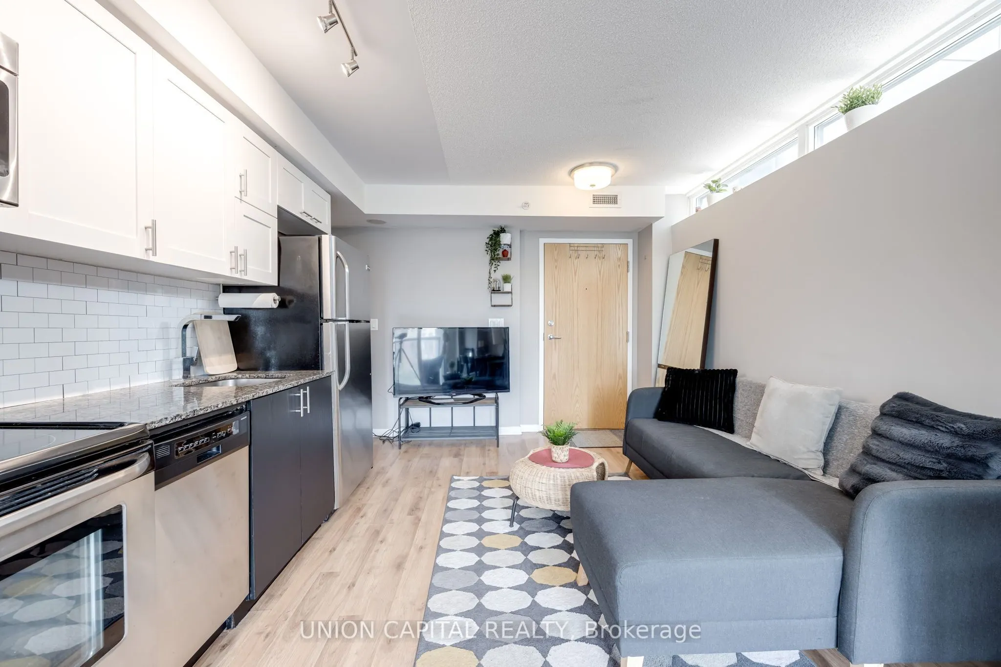 20 Joe Shuster Way, #402