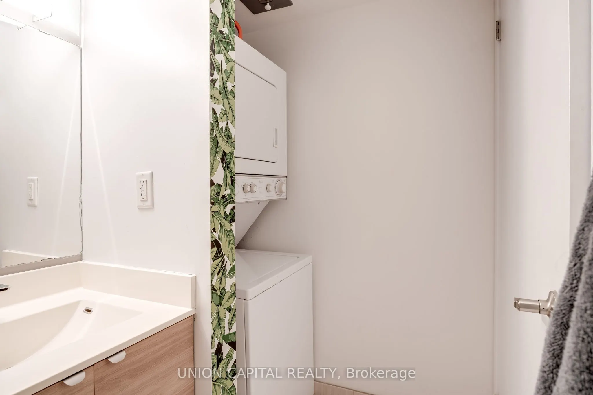 20 Joe Shuster Way, #402