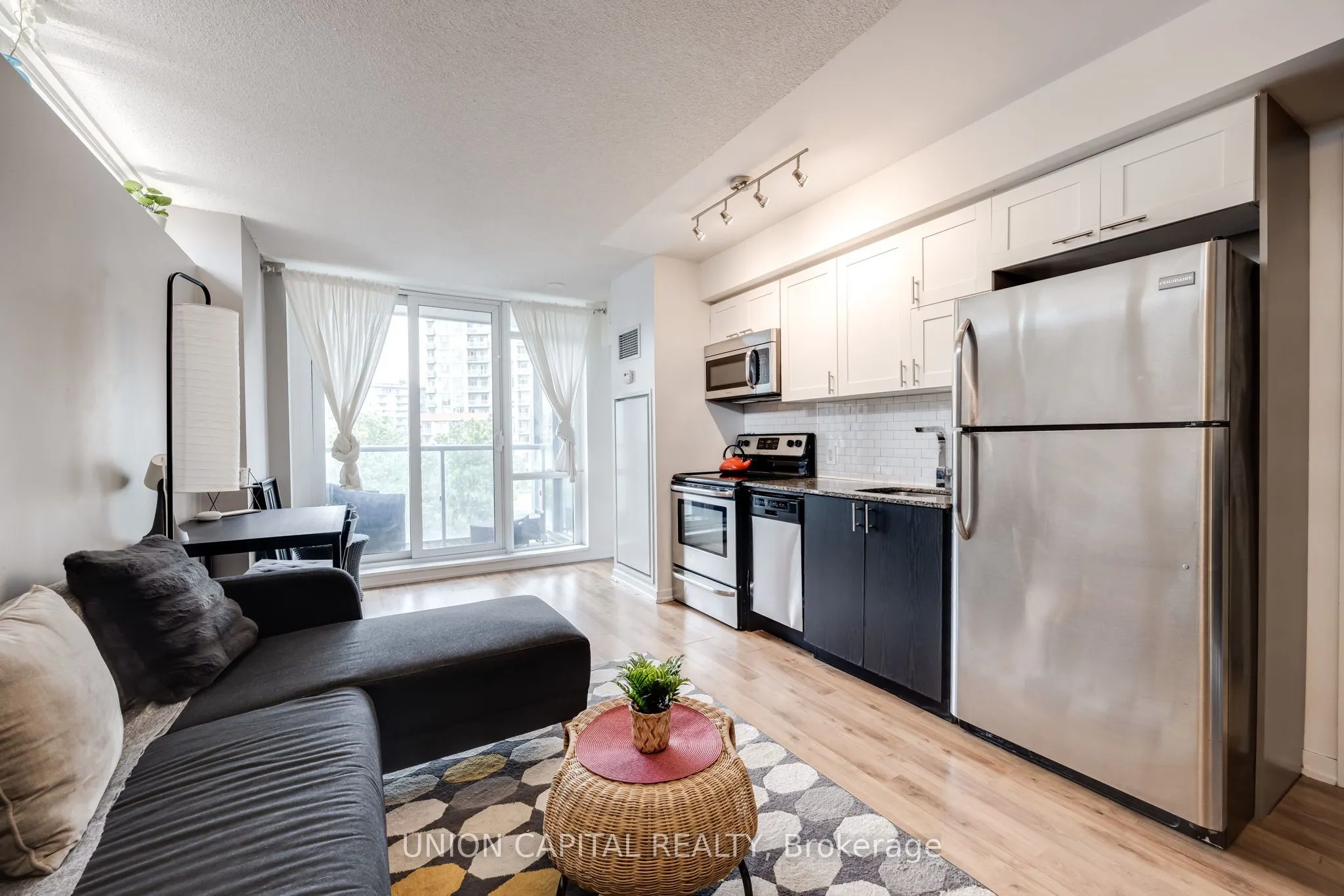 20 Joe Shuster Way, #402