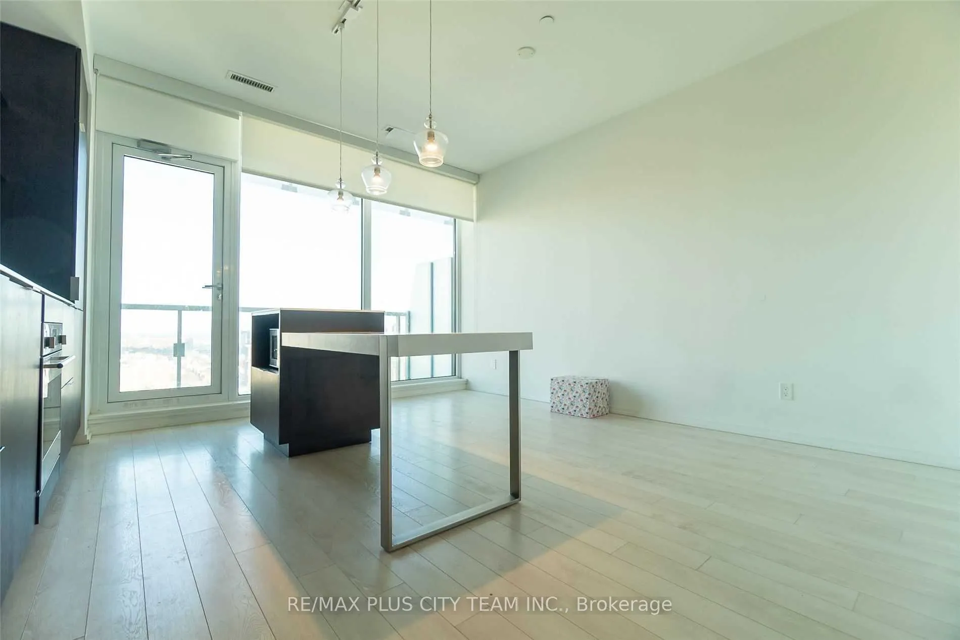 197 Yonge Street, #2904