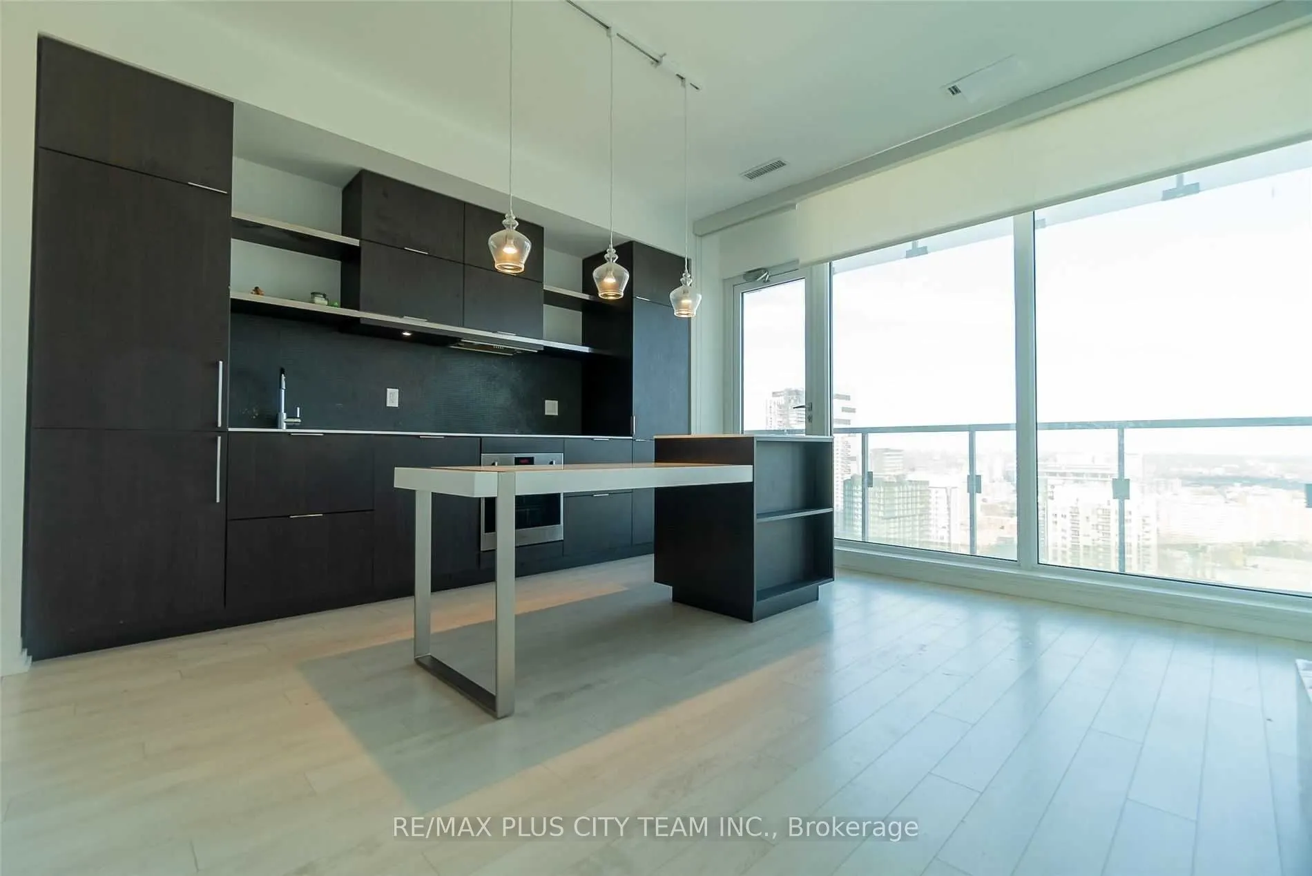 197 Yonge Street, #2904