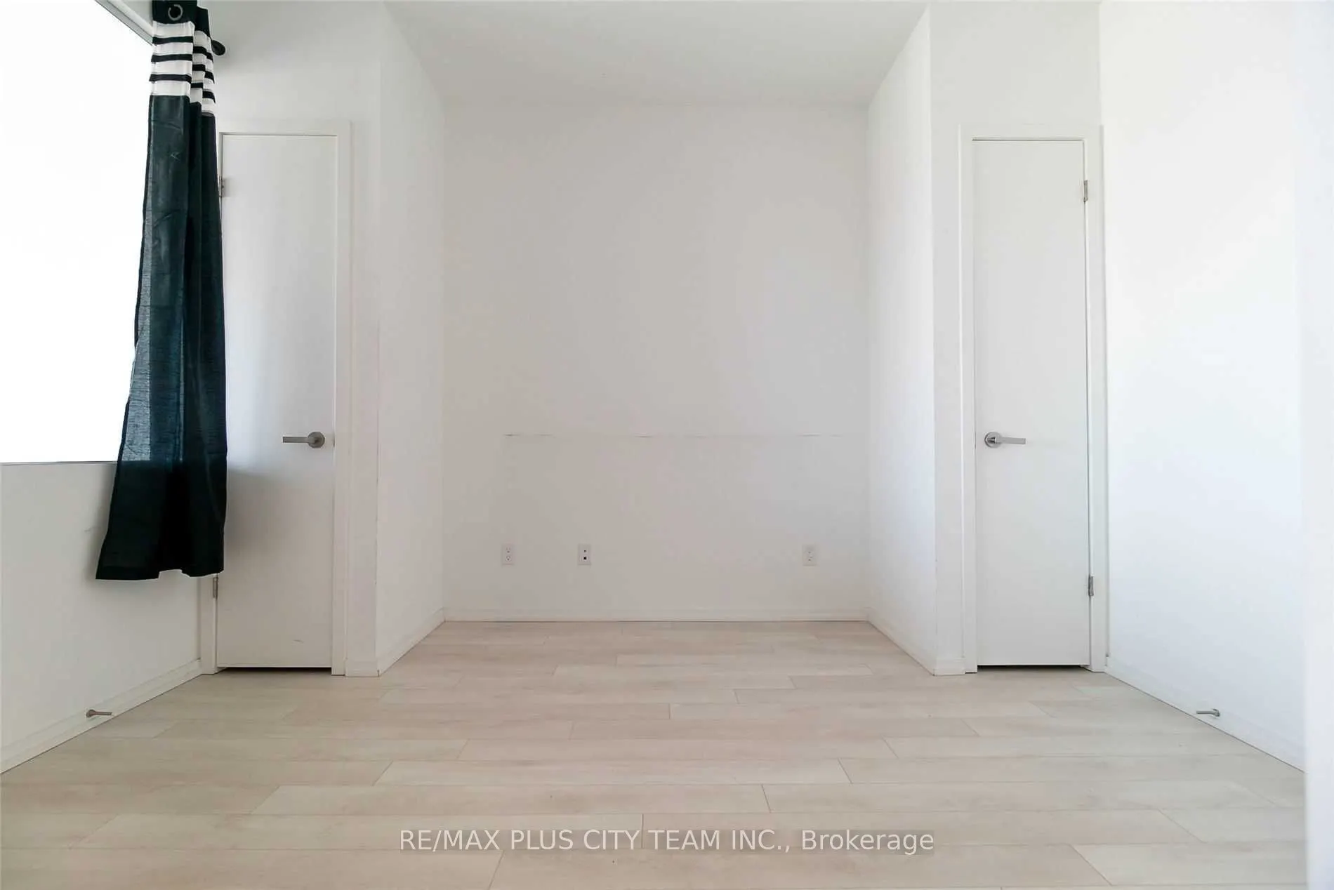 197 Yonge Street, #2904