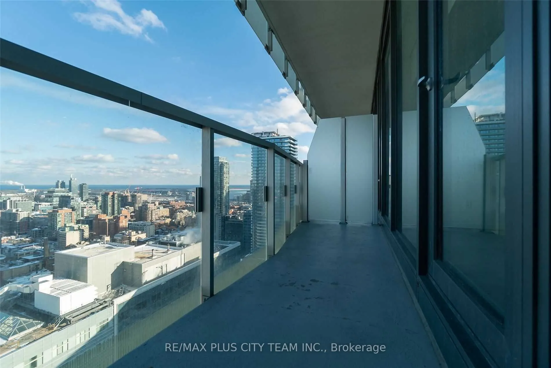 197 Yonge Street, #2904
