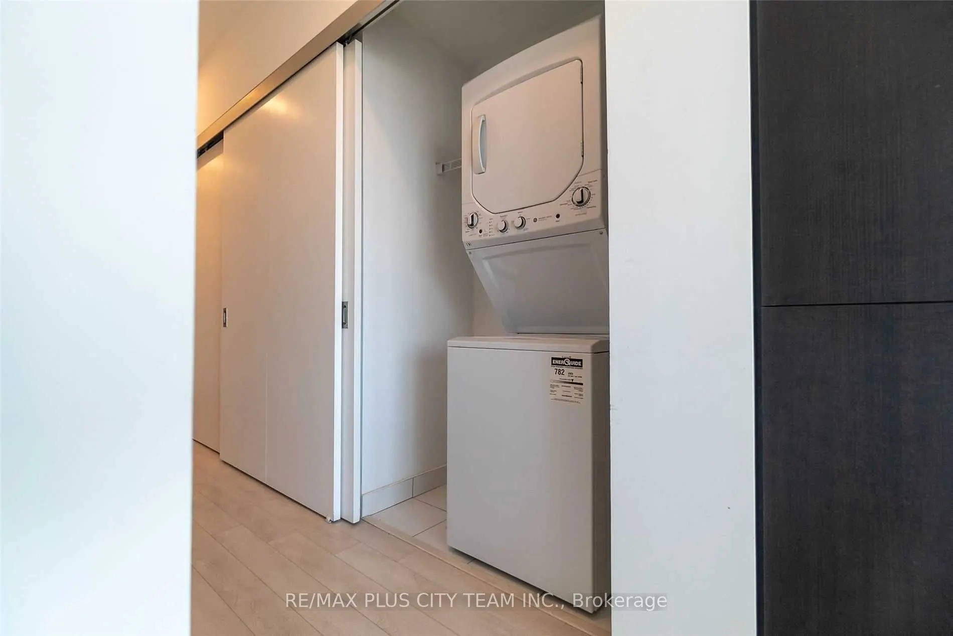197 Yonge Street, #2904