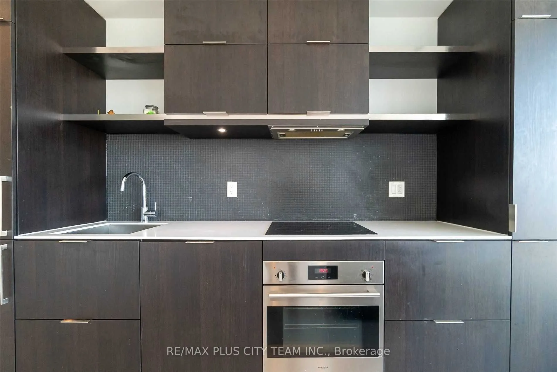 197 Yonge Street, #2904