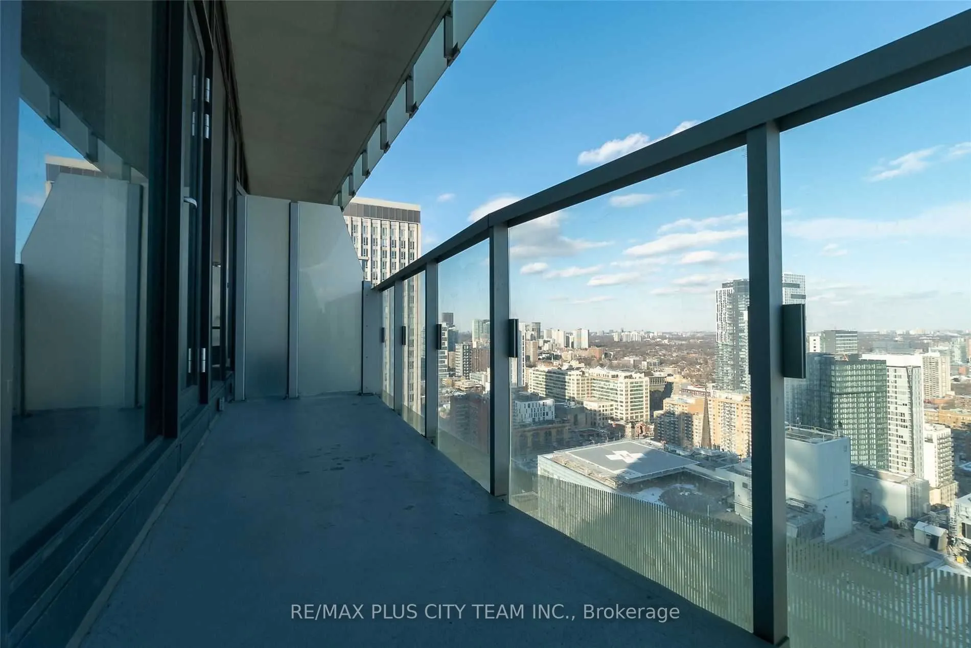 197 Yonge Street, #2904