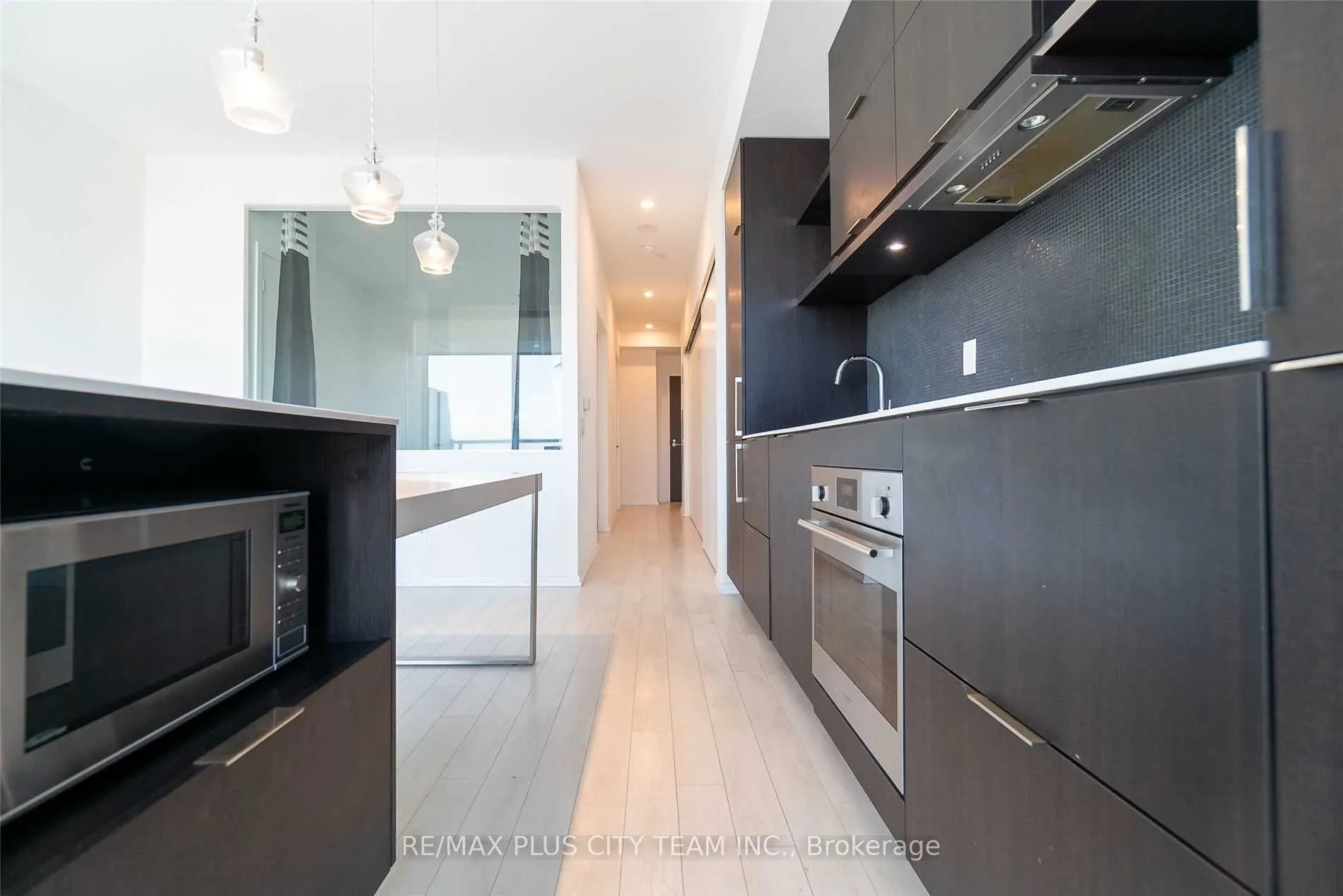 197 Yonge Street, #2904