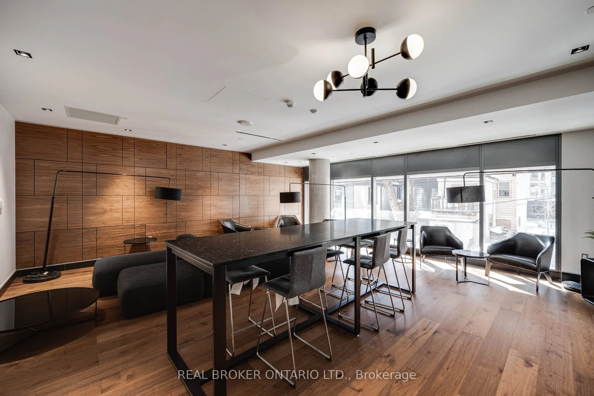 501 Adelaide Street W, #307